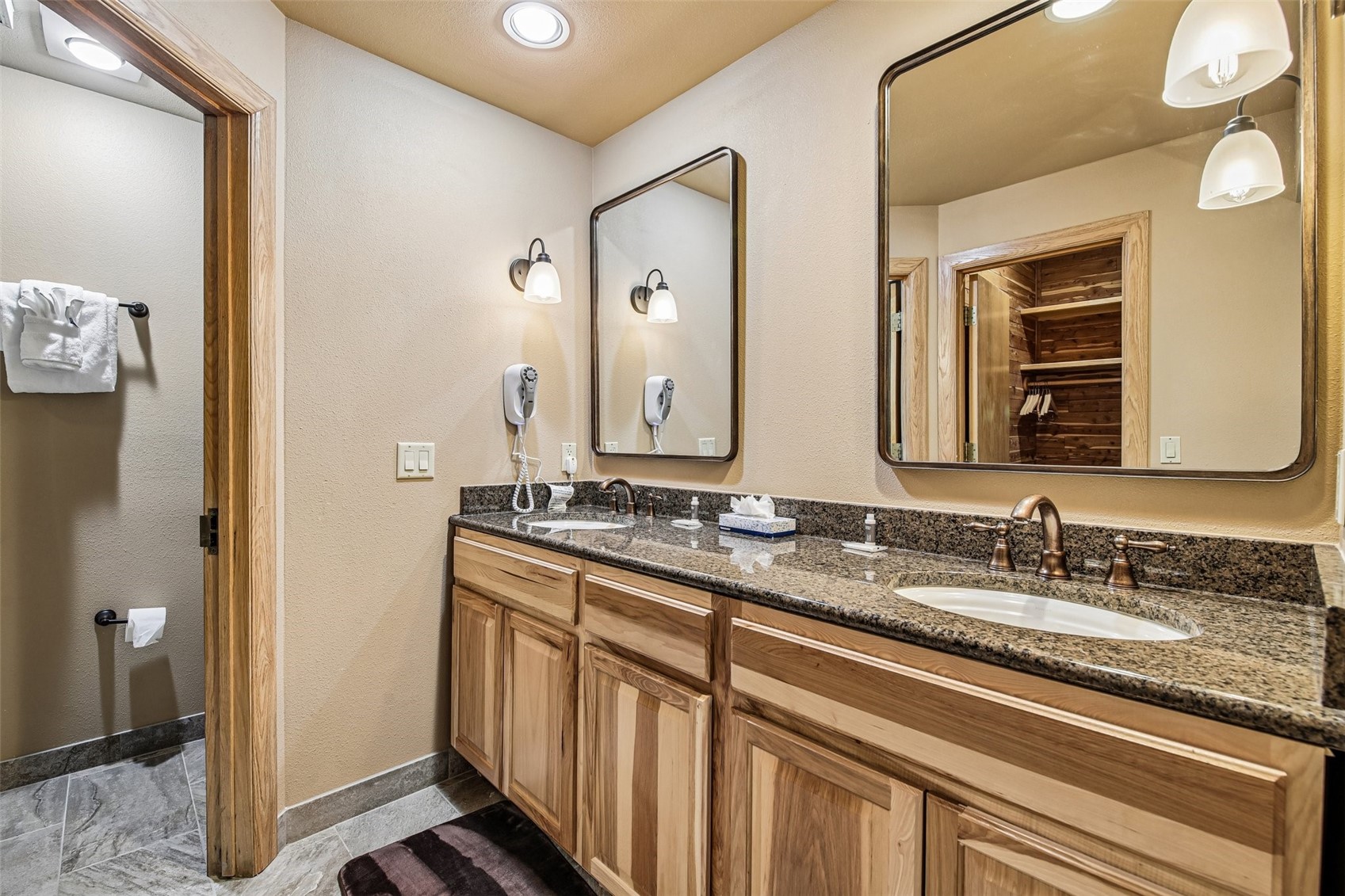 1203 W Keystone ROAD 2710