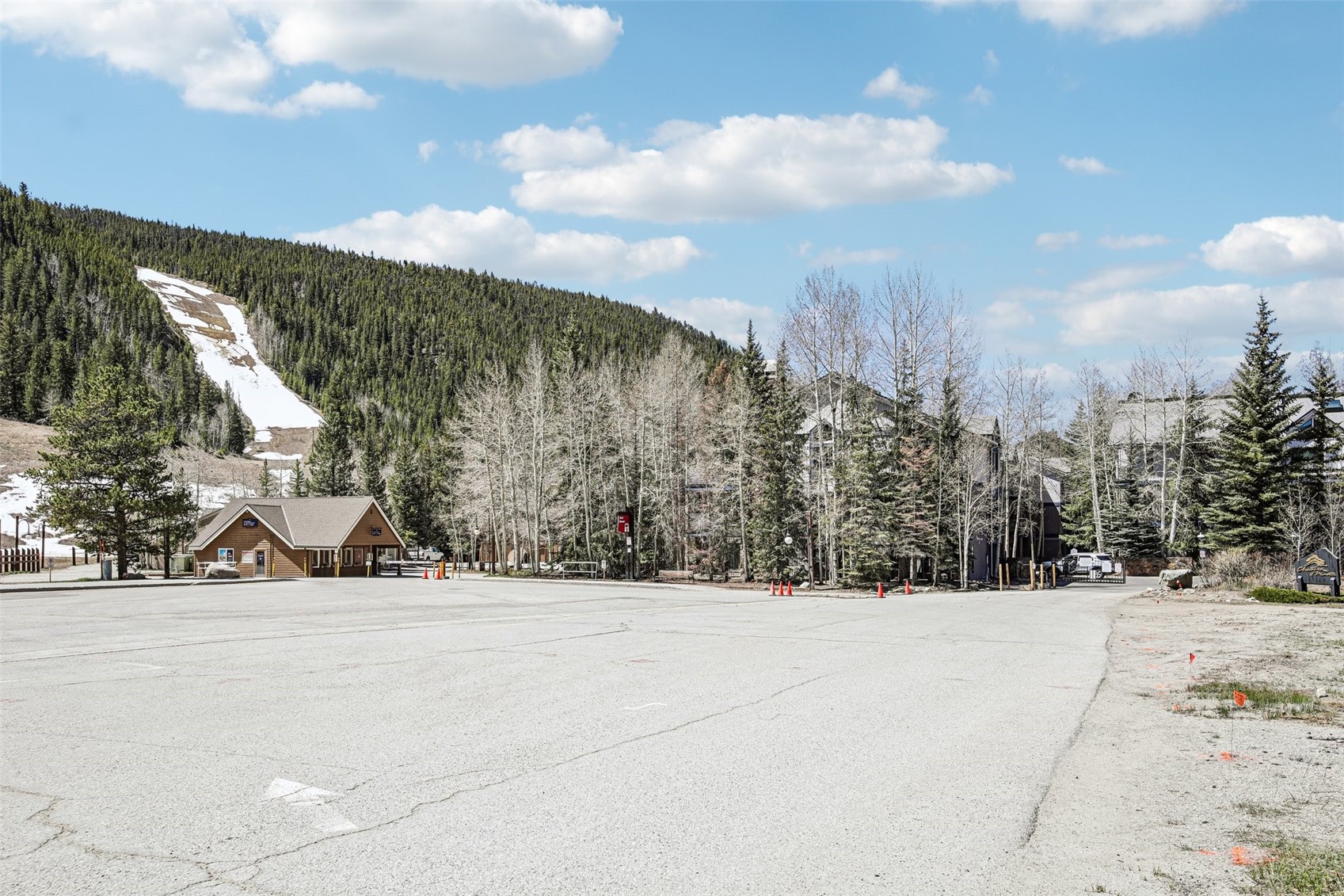 1203 W Keystone ROAD 2710
