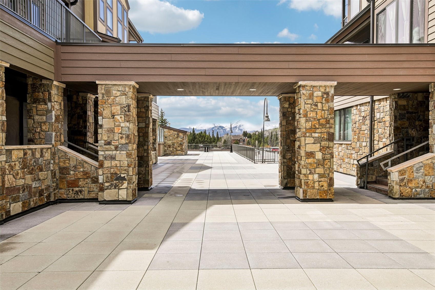 1211 W Keystone ROAD 2747