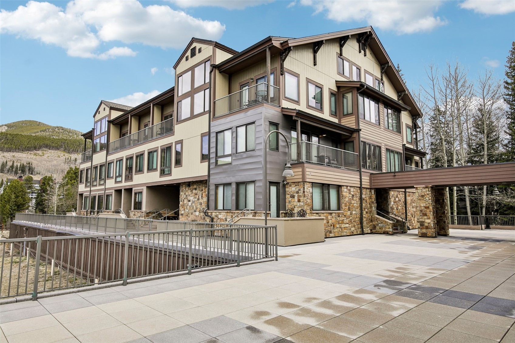 1211 W Keystone ROAD 2747
