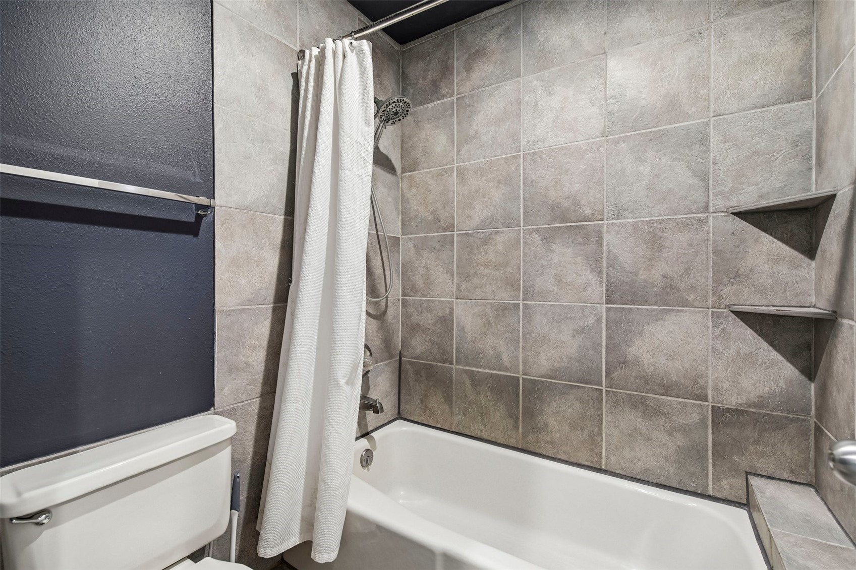1211 W Keystone ROAD 2747