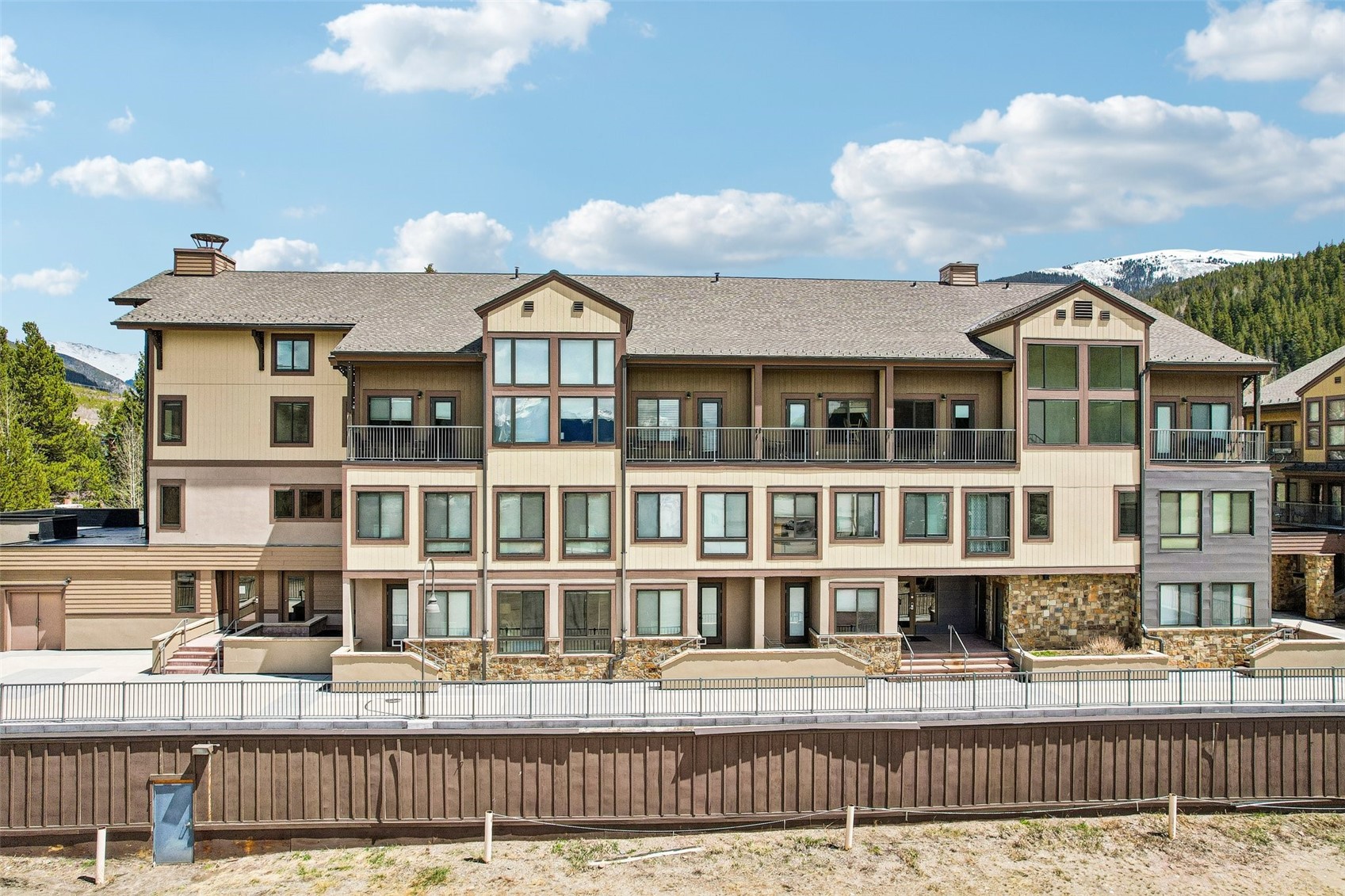 1211 W Keystone ROAD 2747