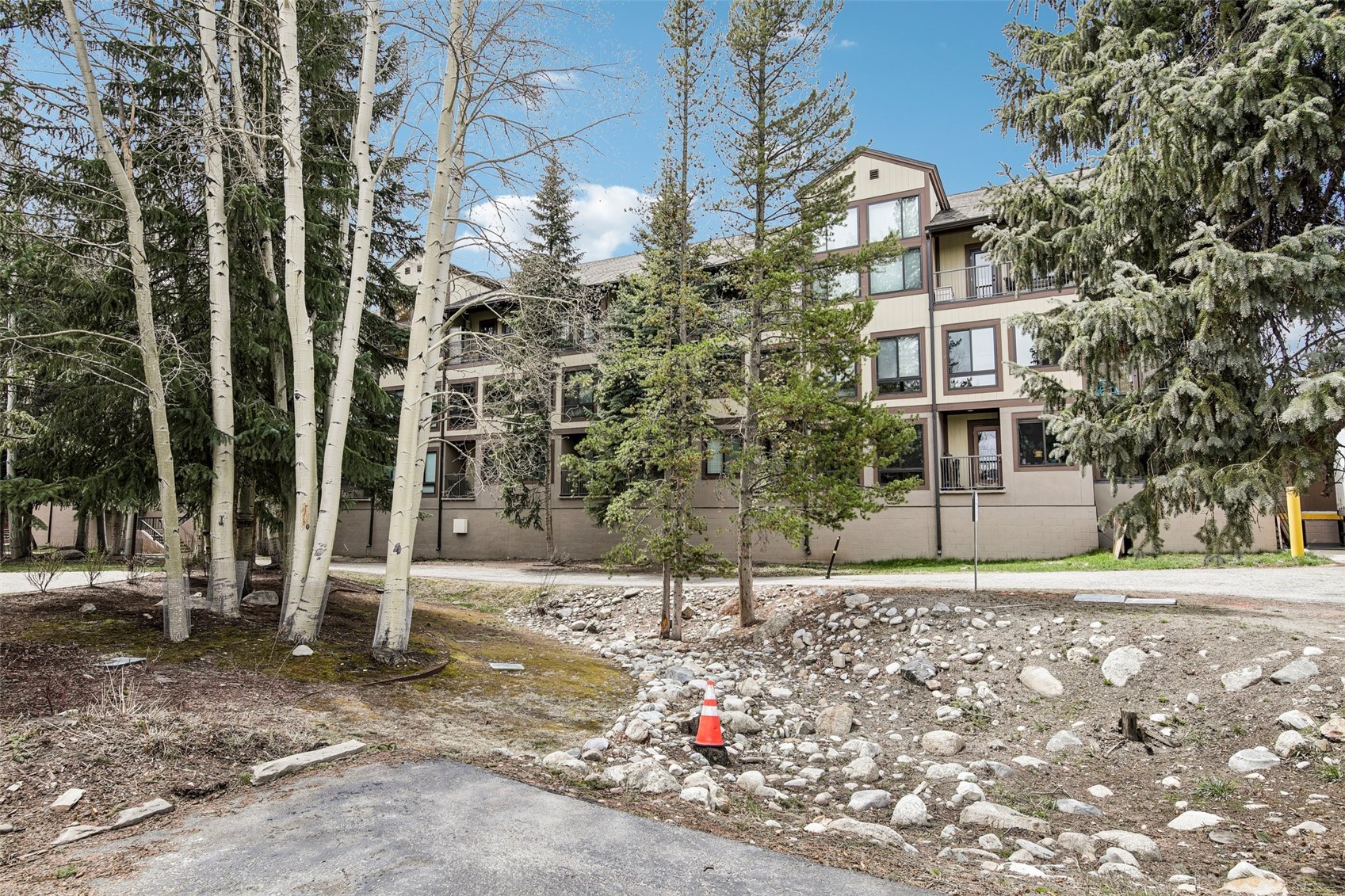 1211 W Keystone ROAD 2747