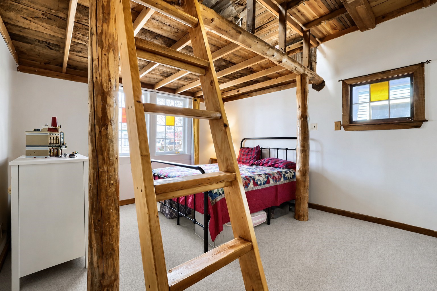 415 E 10th STREET