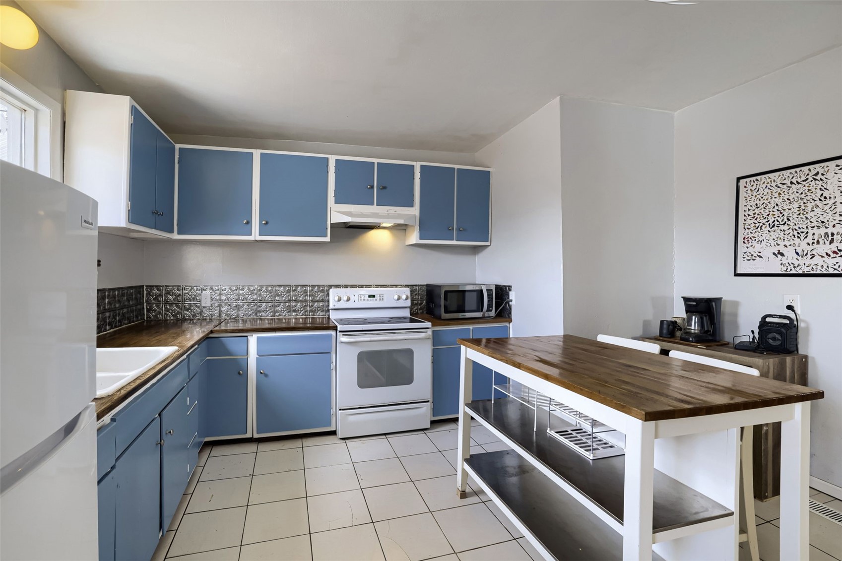 415 E 10th STREET