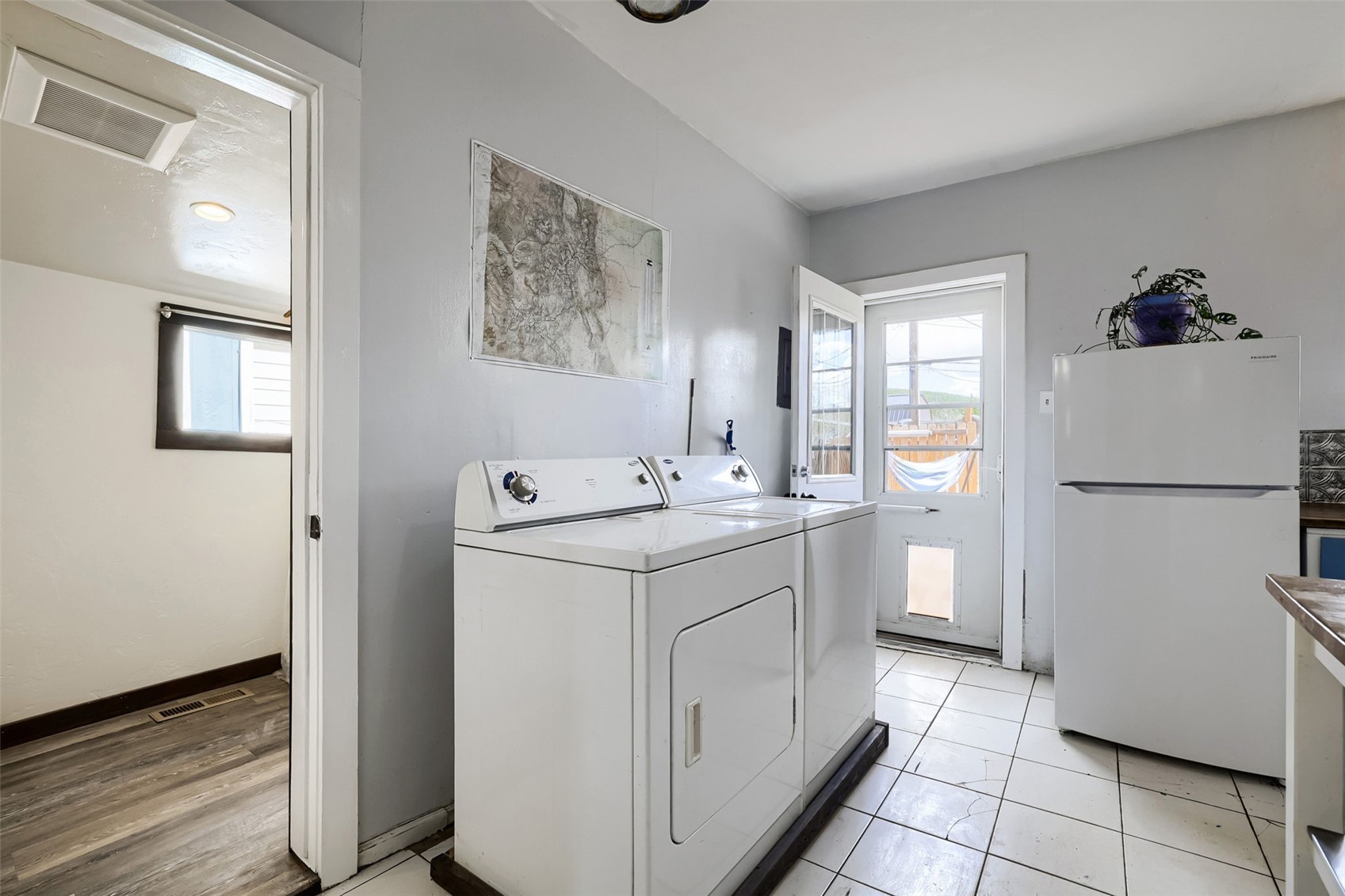 415 E 10th STREET
