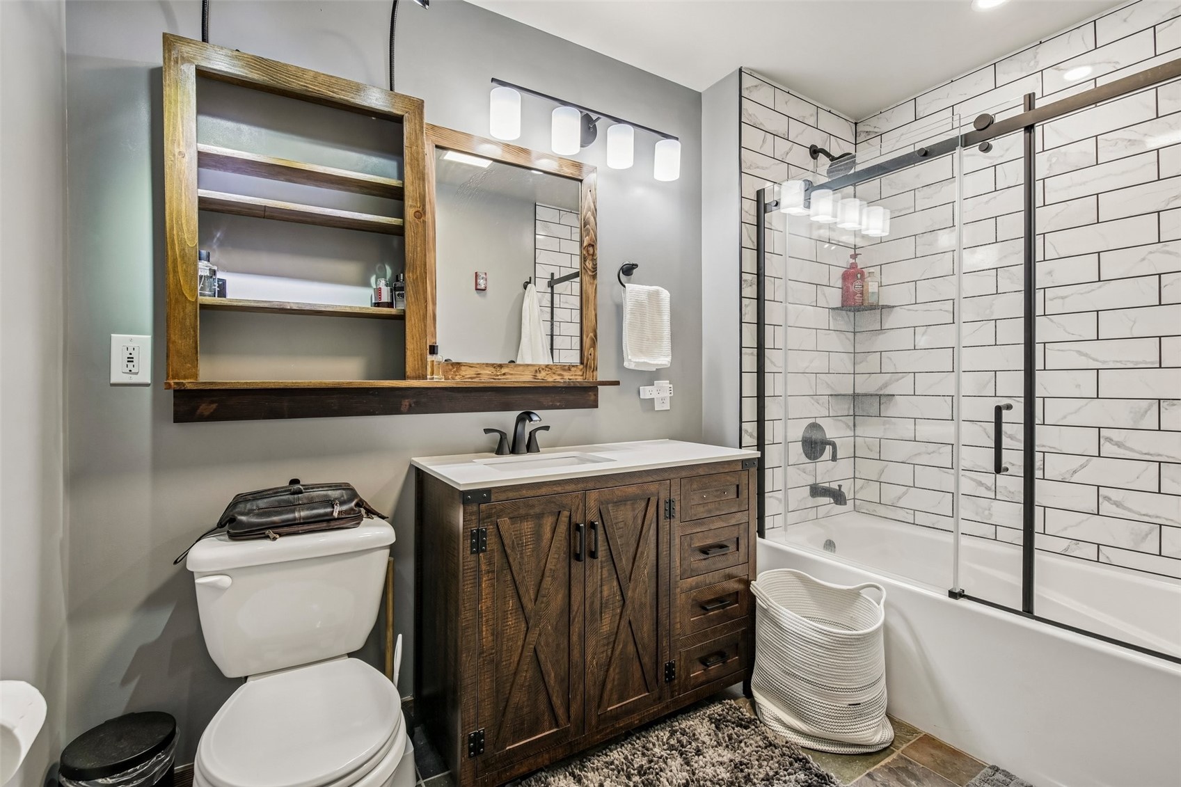 20 Hunki Dori COURT 2284