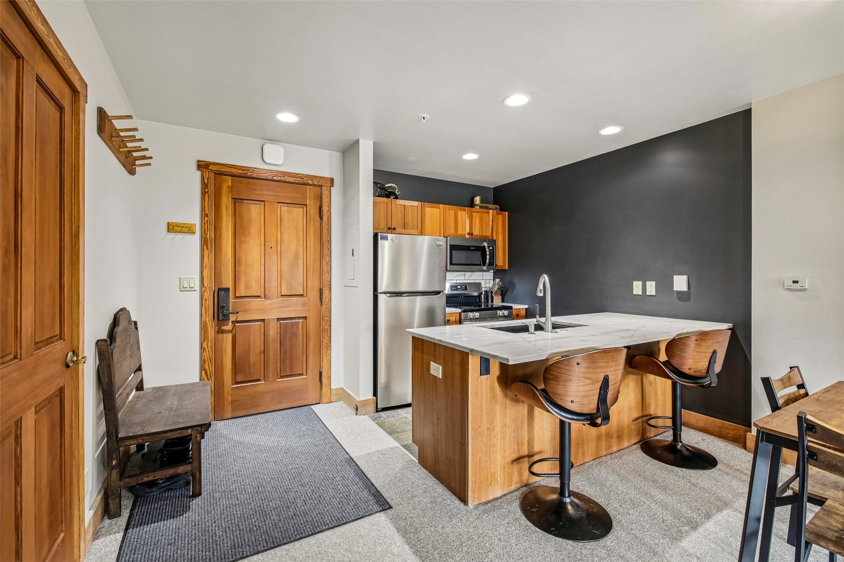 20 Hunki Dori COURT 2284