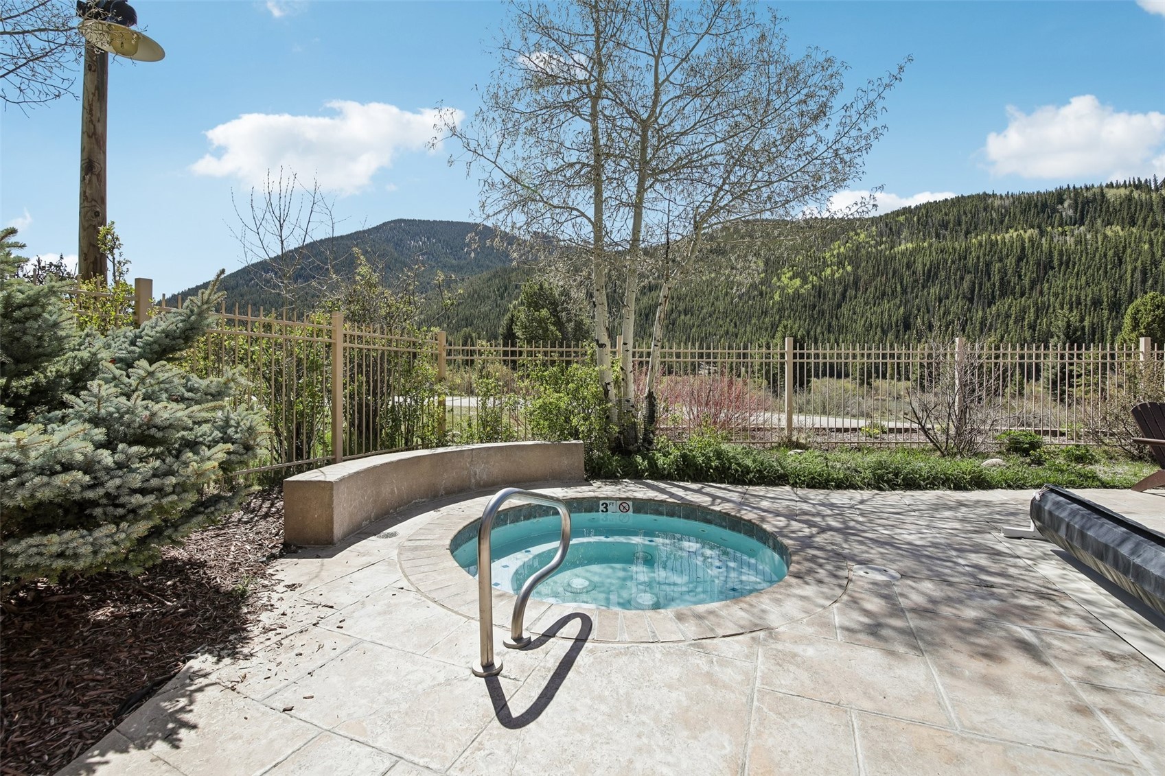 20 Hunki Dori COURT 2284