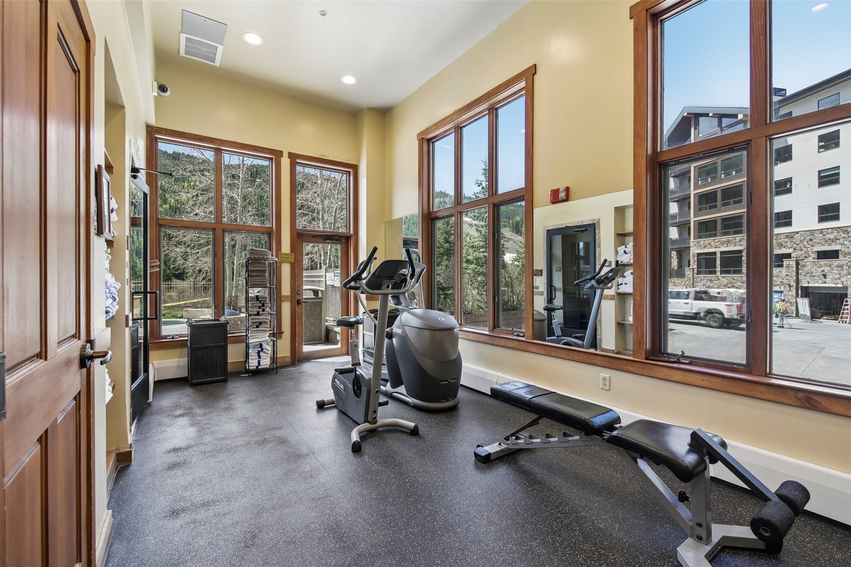 20 Hunki Dori COURT 2284