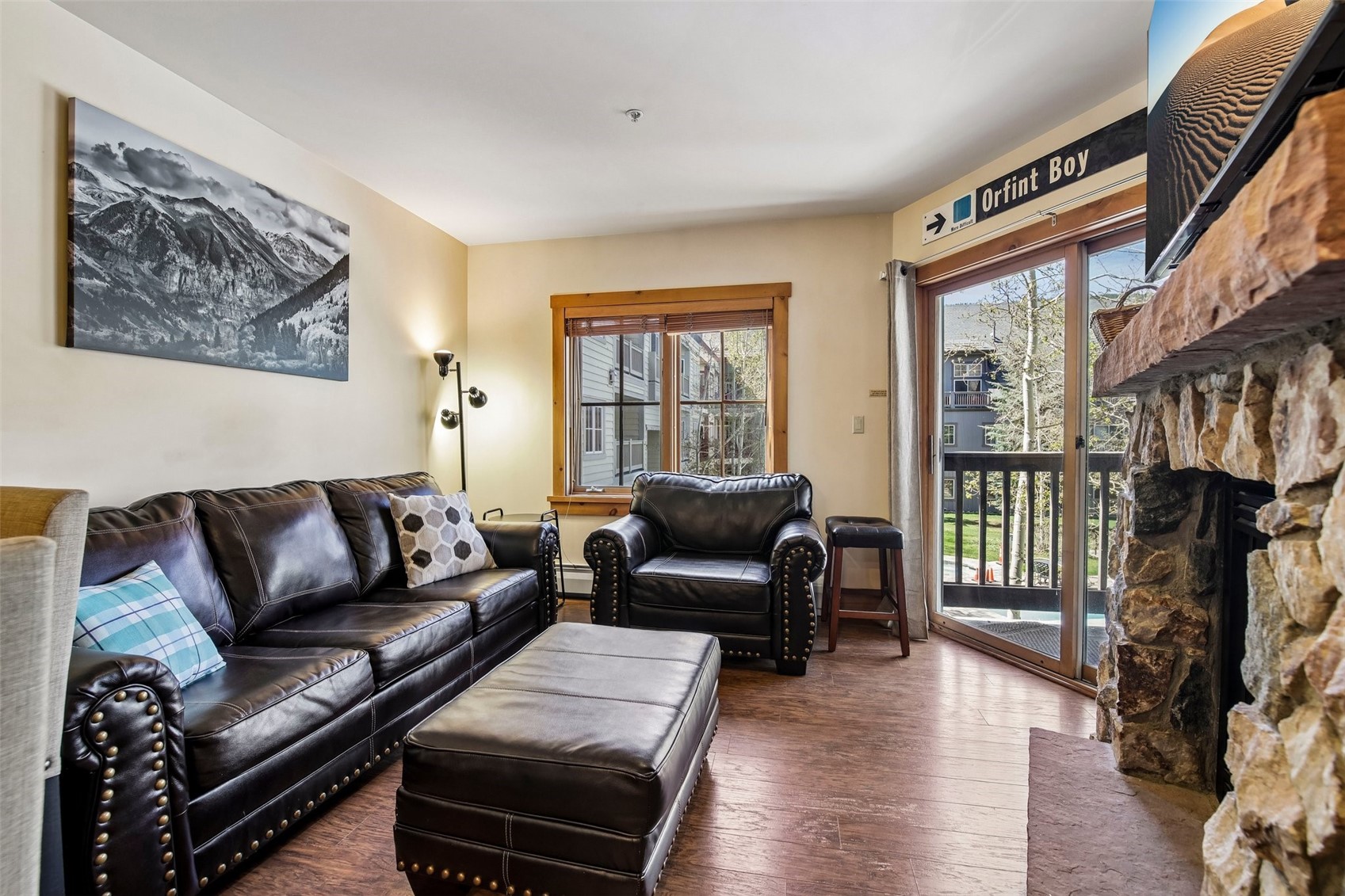 135 Dercum DRIVE 8573
