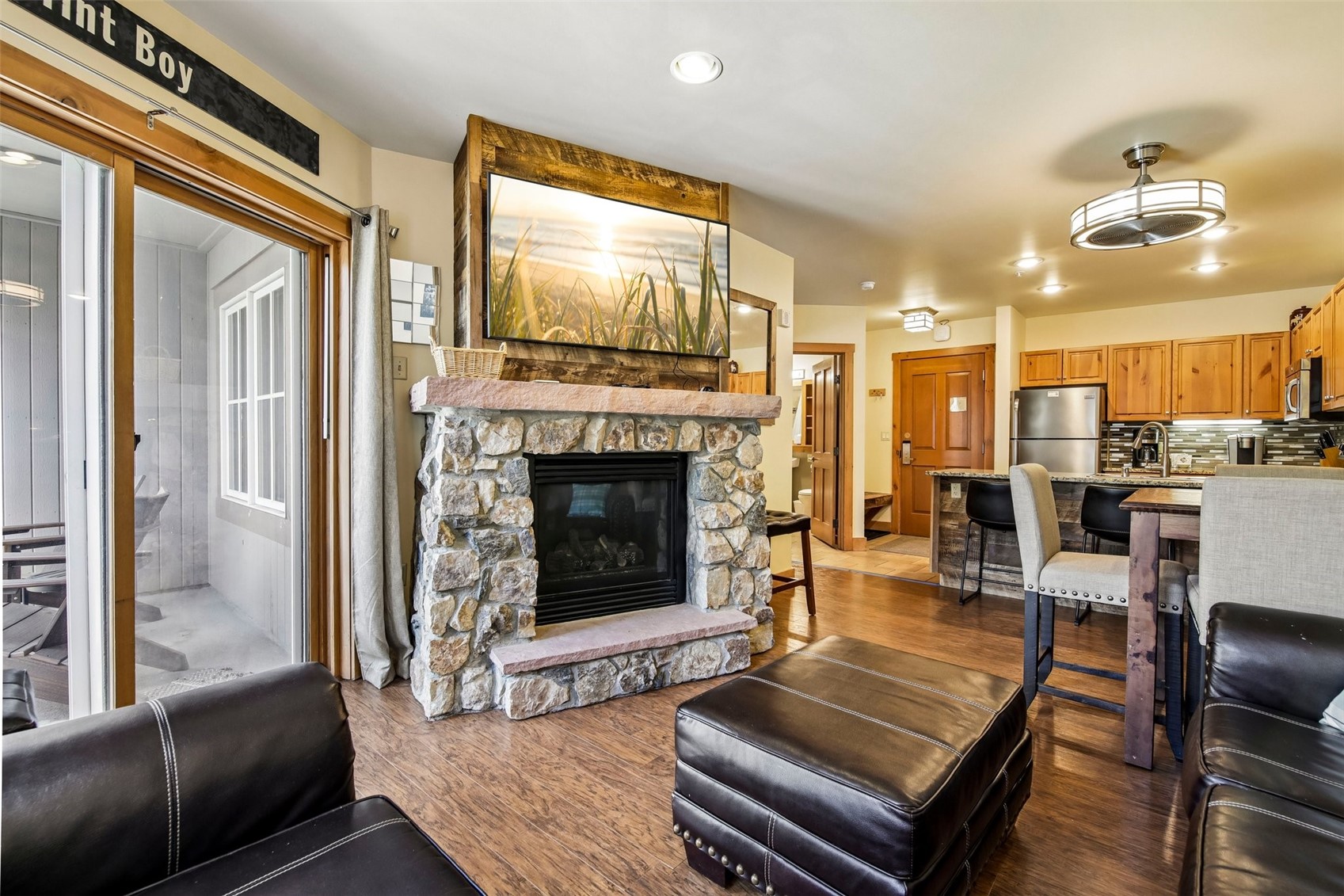 135 Dercum DRIVE 8573