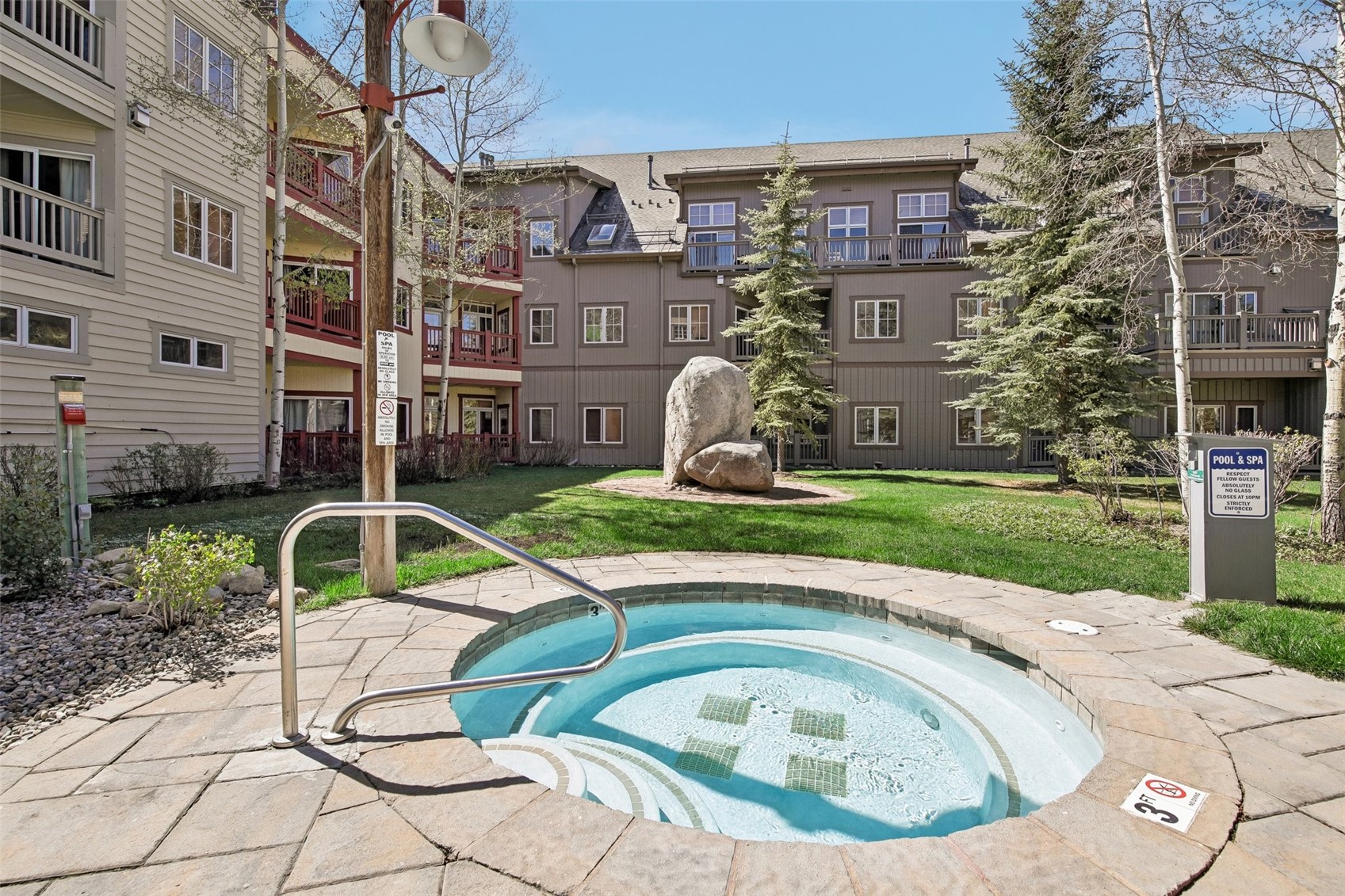 135 Dercum DRIVE 8573