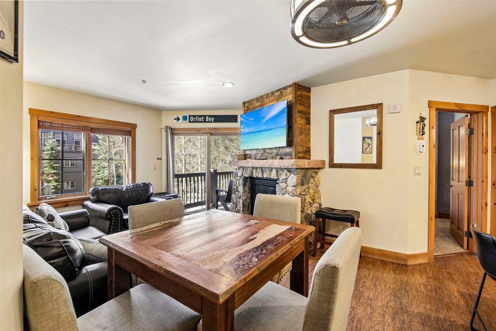 135 Dercum DRIVE 8573