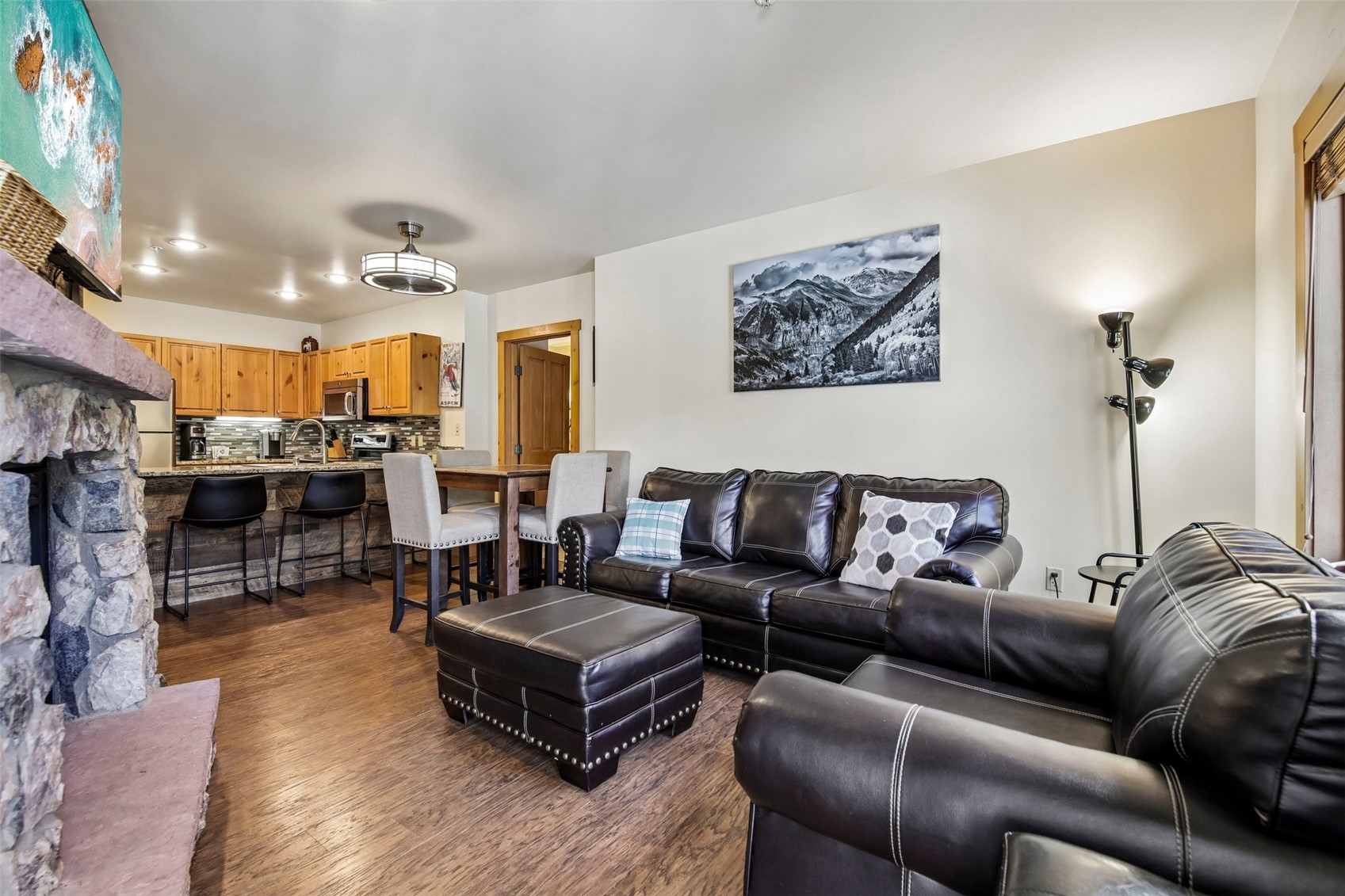 135 Dercum DRIVE 8573