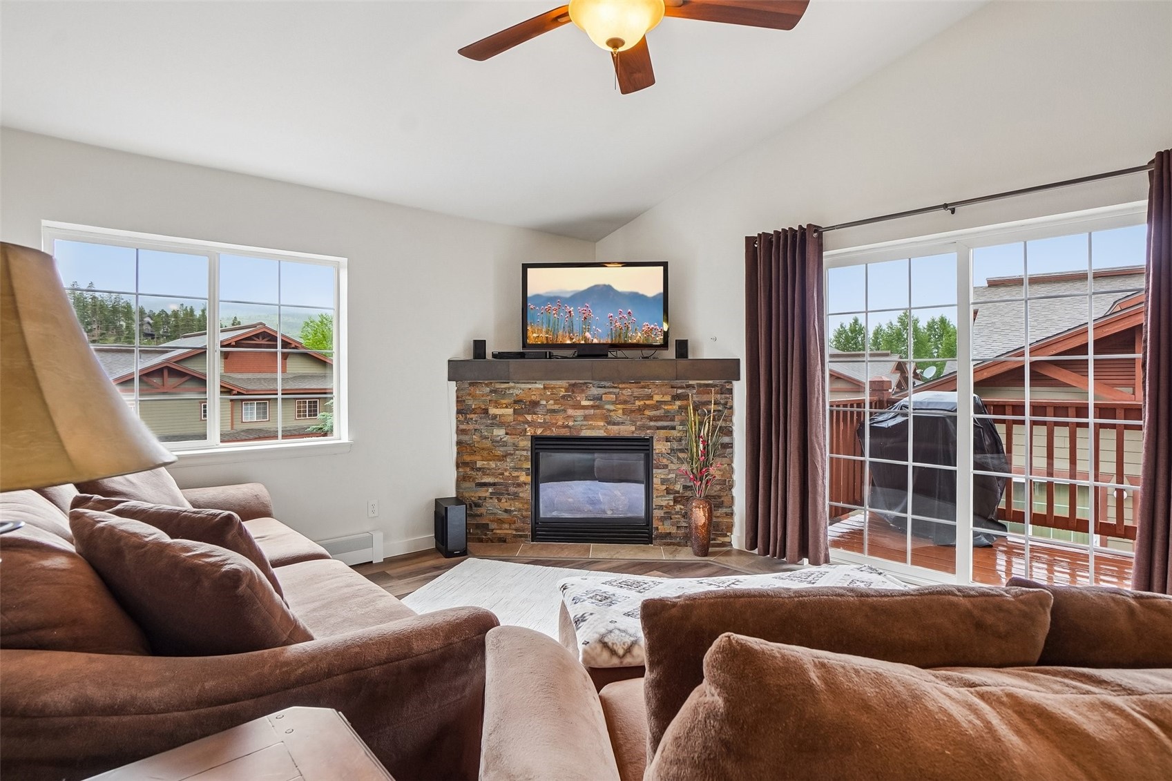 163 Pelican CIRCLE 1205