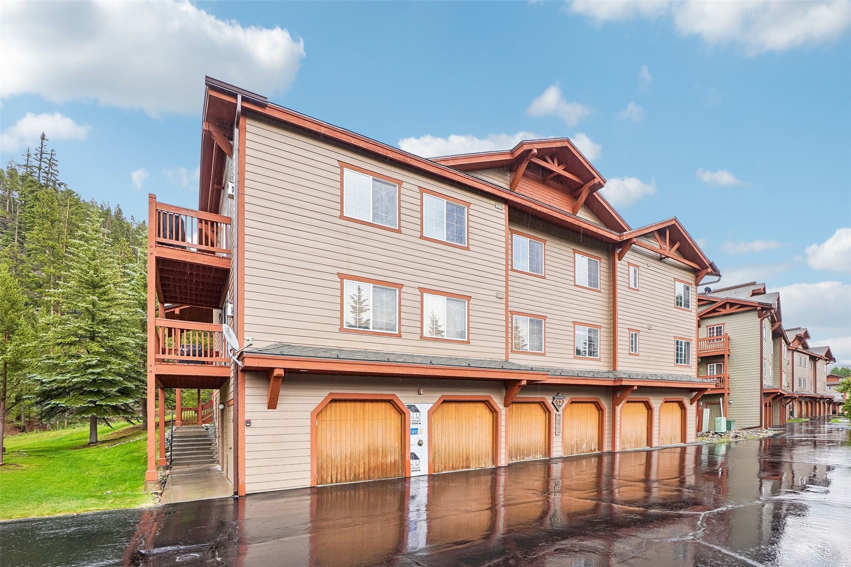 163 Pelican CIRCLE 1205