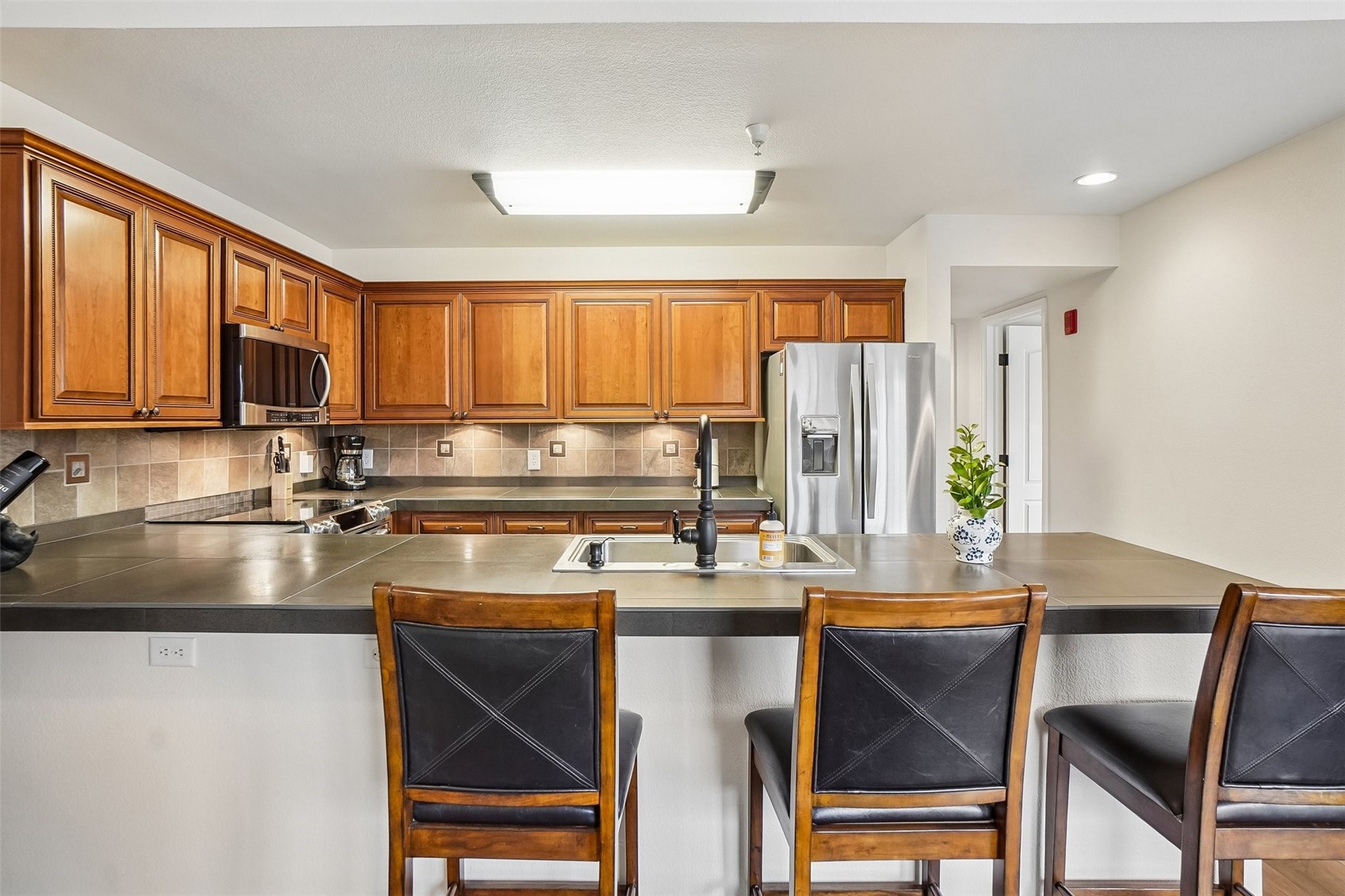 163 Pelican CIRCLE 1205
