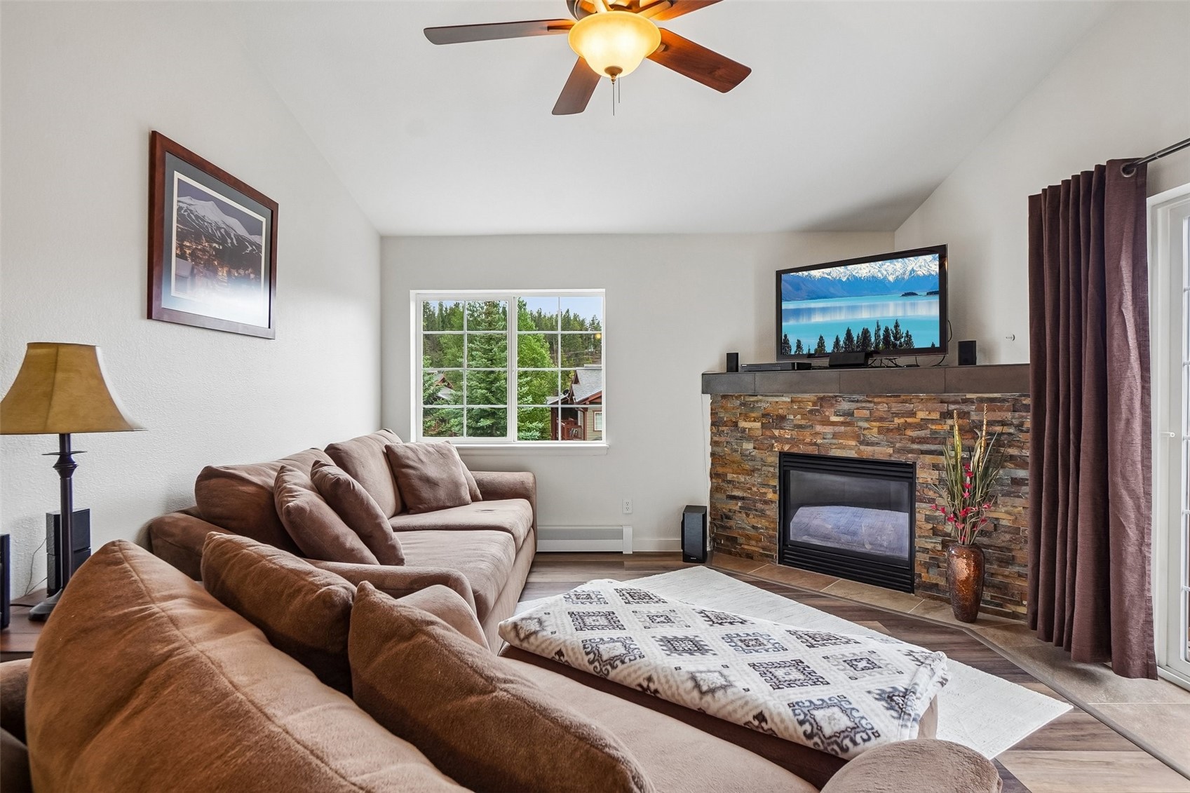 163 Pelican CIRCLE 1205