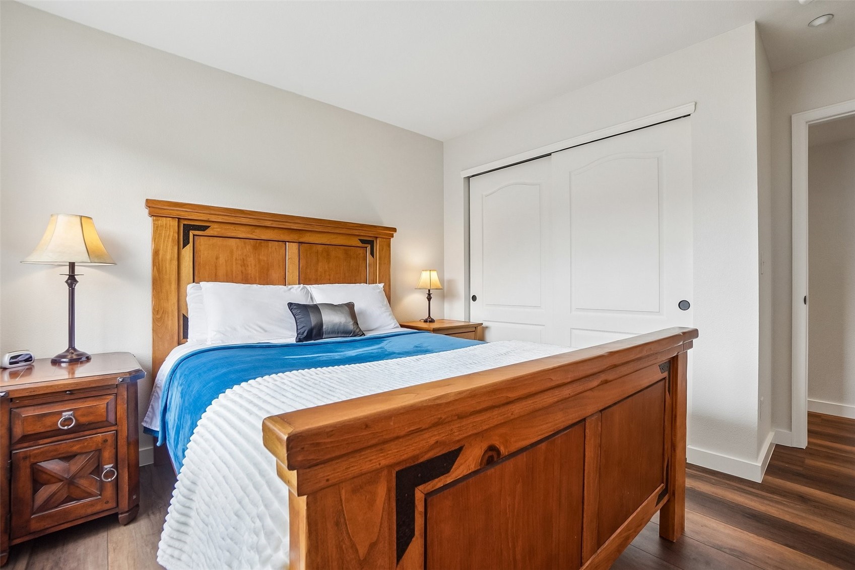 163 Pelican CIRCLE 1205