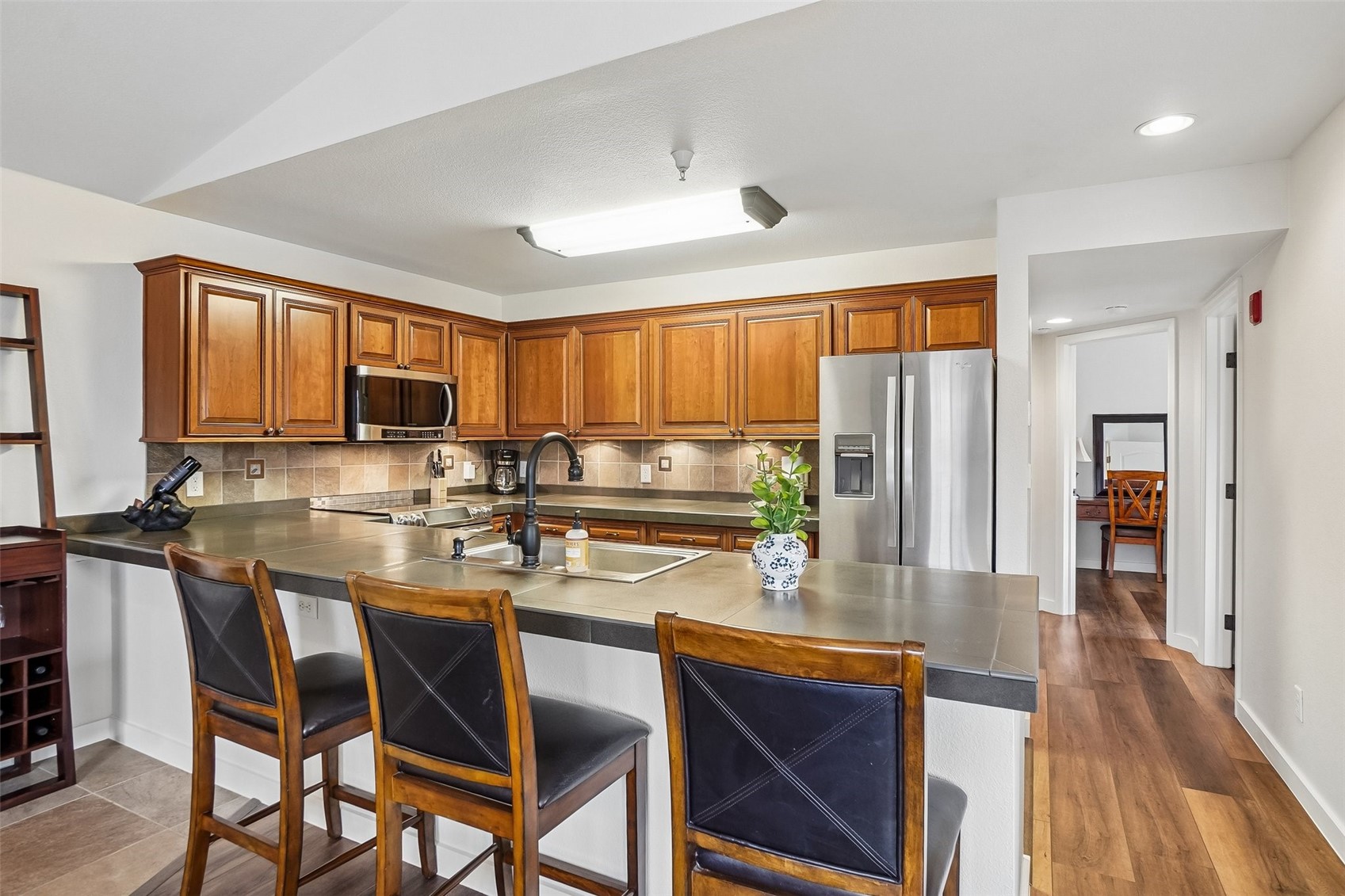 163 Pelican CIRCLE 1205