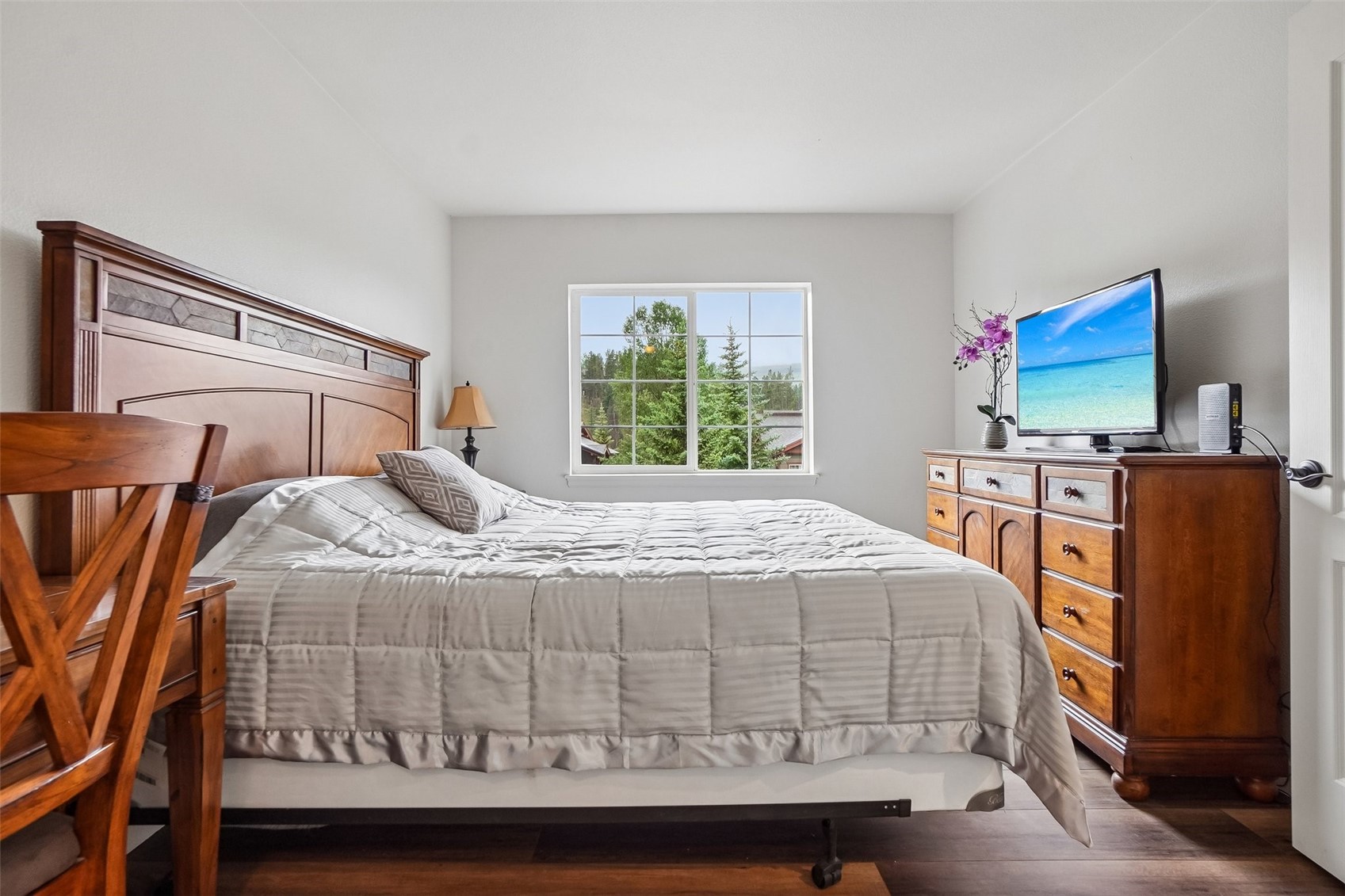 163 Pelican CIRCLE 1205