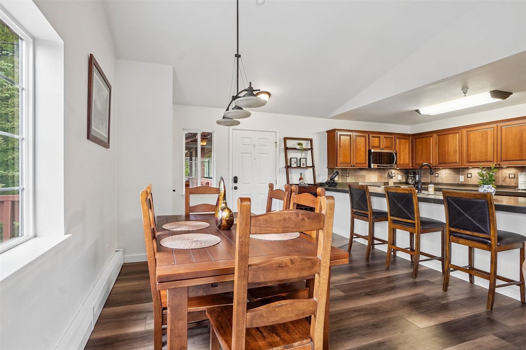 163 Pelican CIRCLE 1205