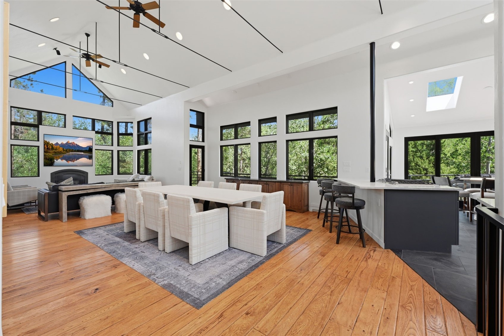 992 S 7th AVENUE