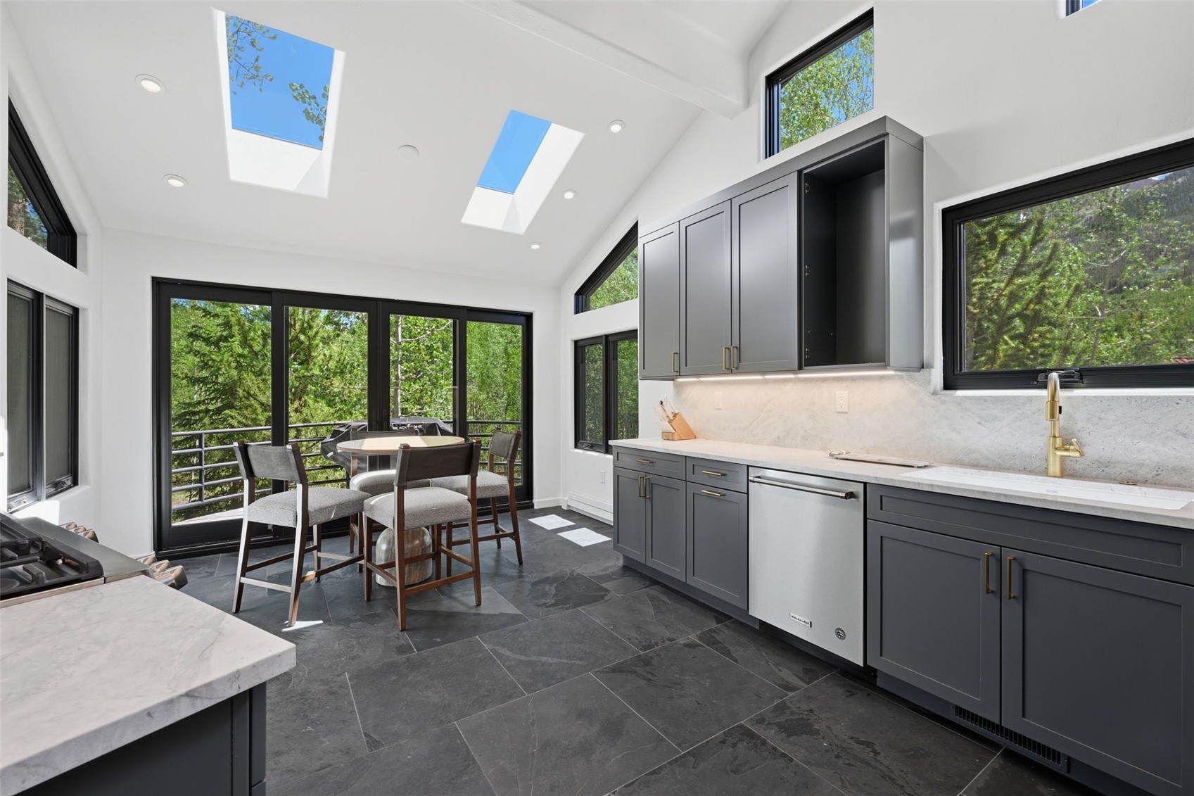 992 S 7th AVENUE
