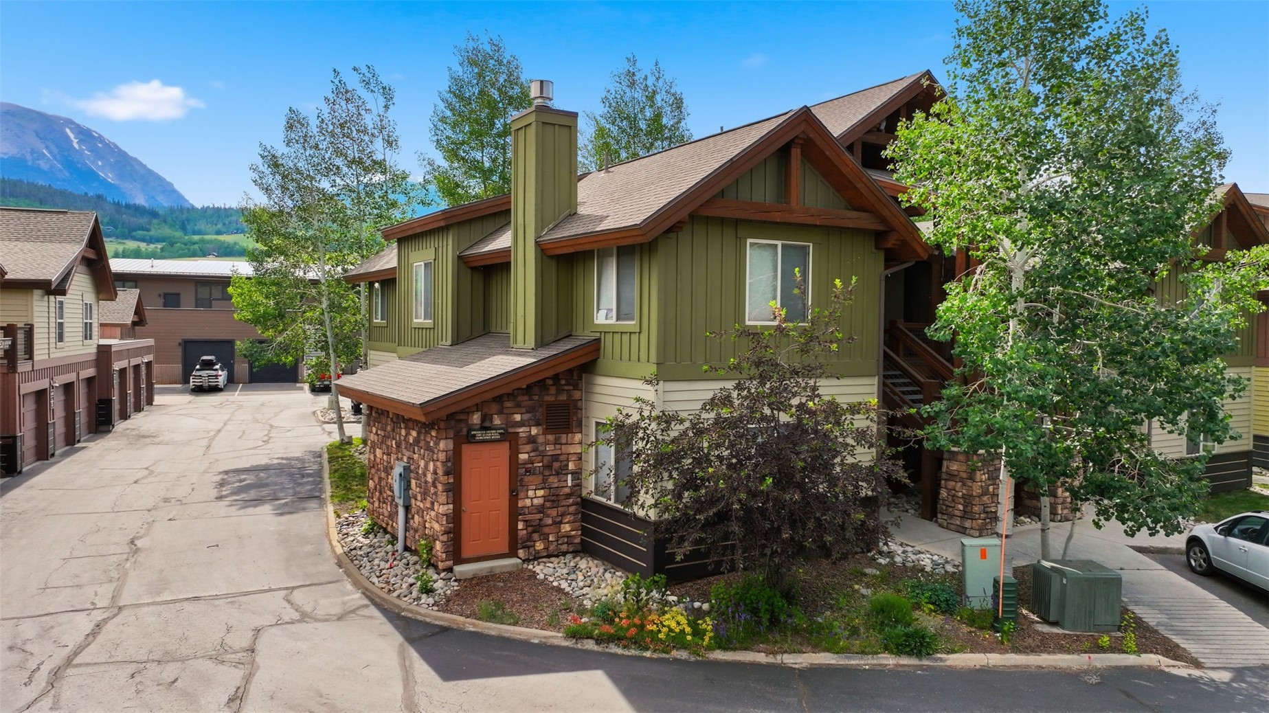 844 Blue River PARKWAY B1