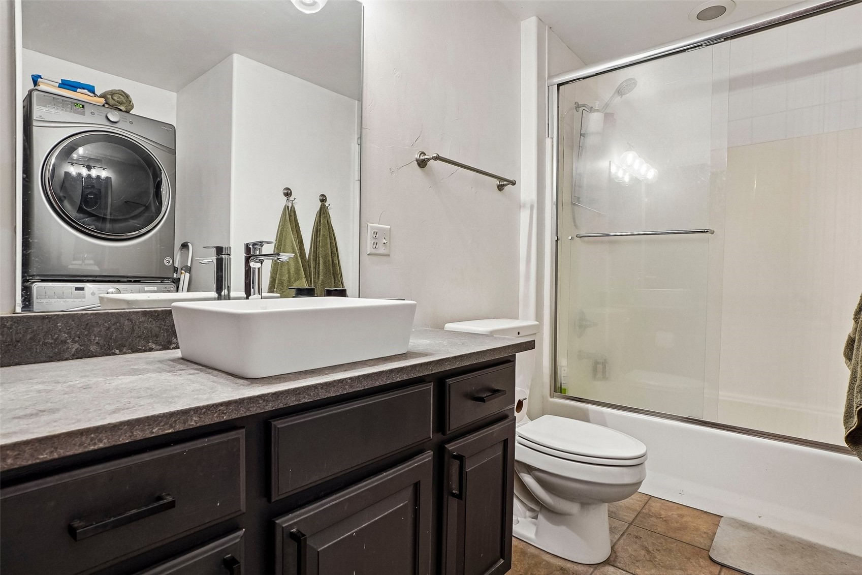 801 Lakepoint DRIVE B17