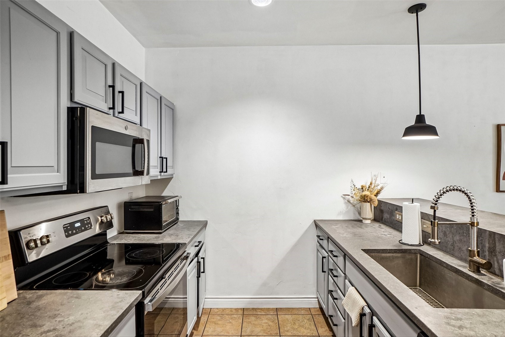 801 Lakepoint DRIVE B17