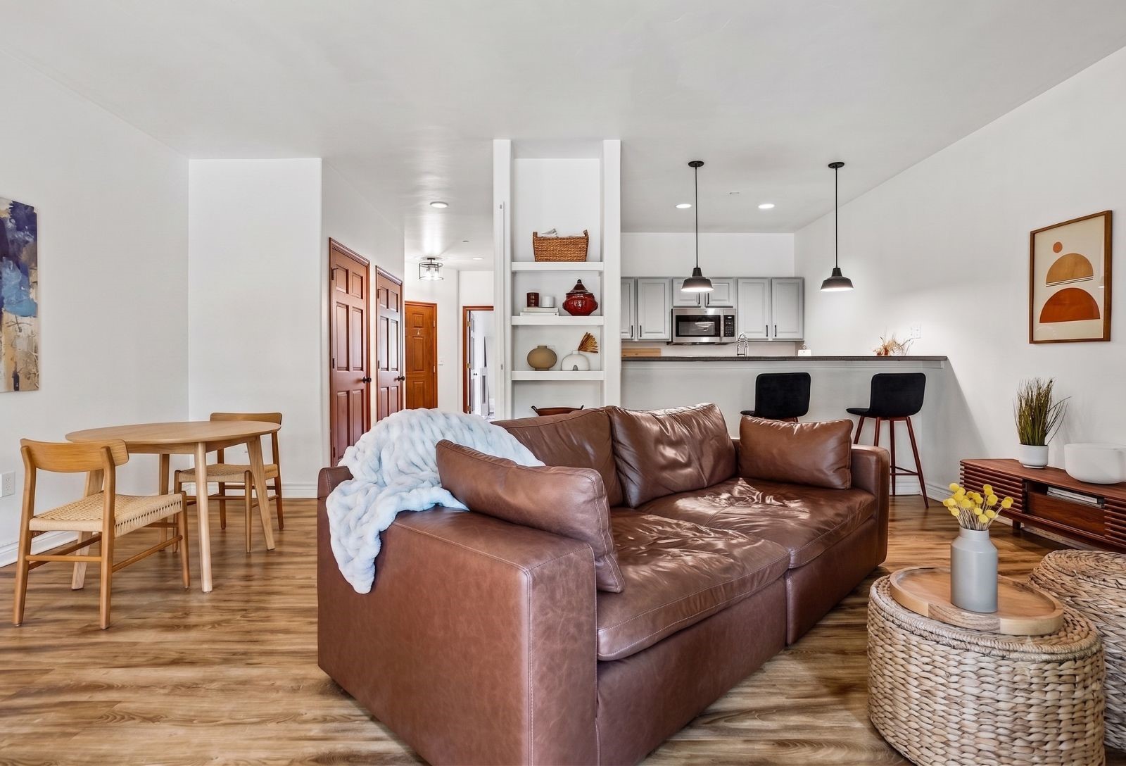 801 Lakepoint DRIVE B17