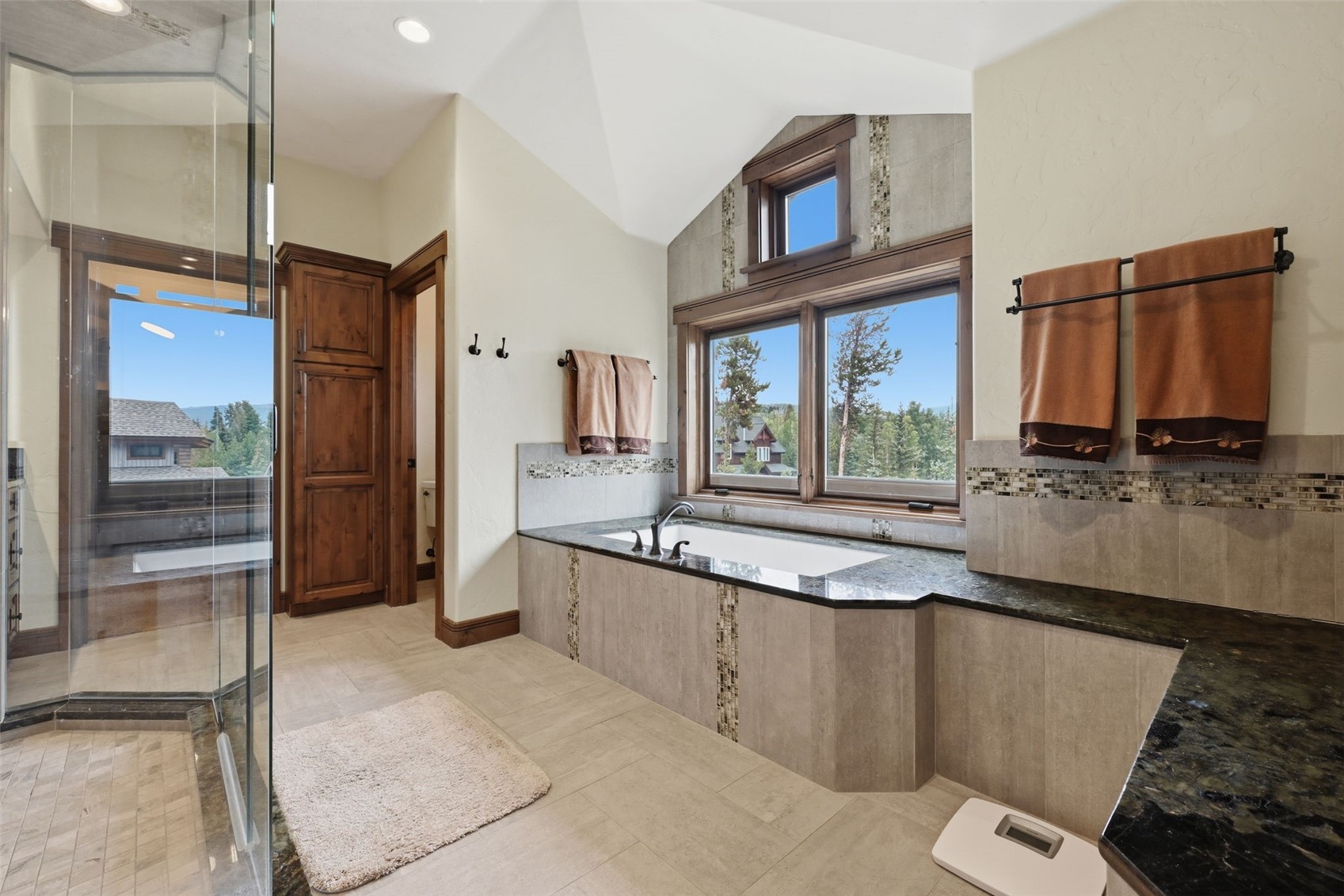 164 Rose Crown CIRCLE