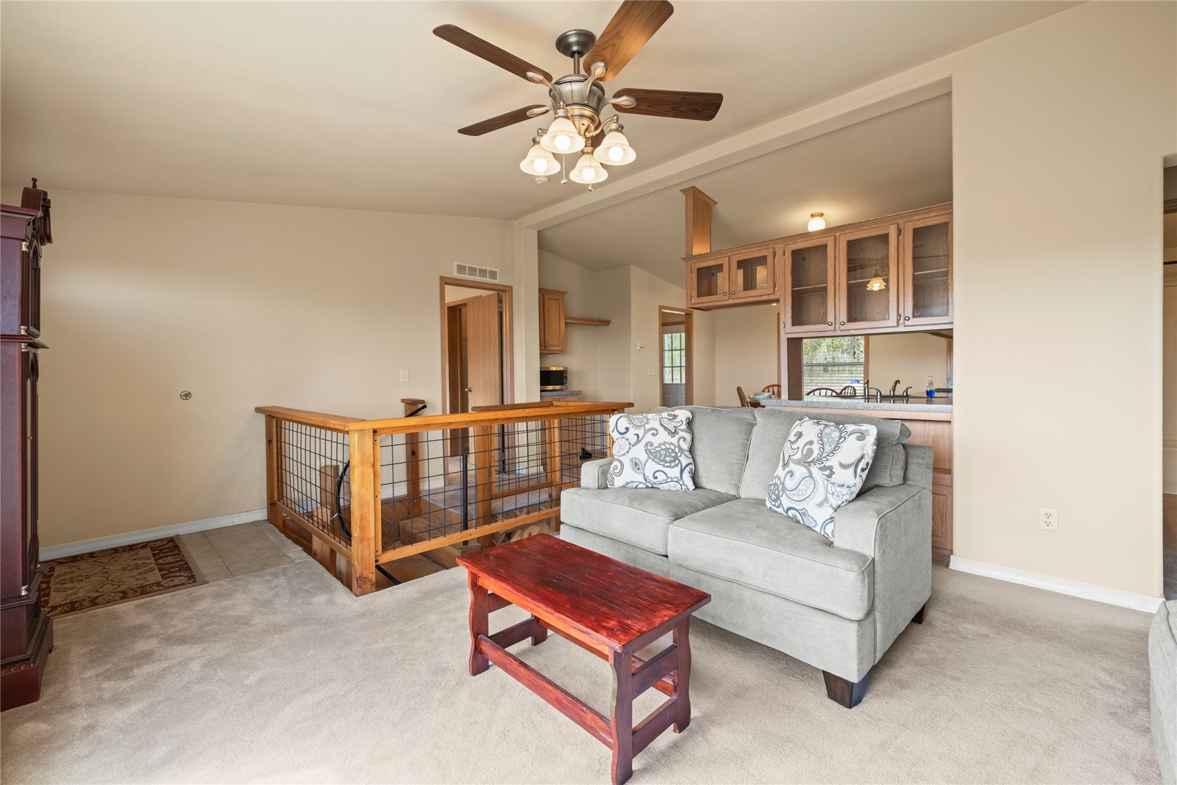 727 Angus CIRCLE