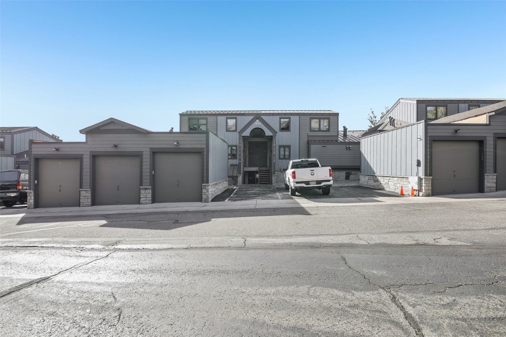 1620 Lakeview TERRACE 101B