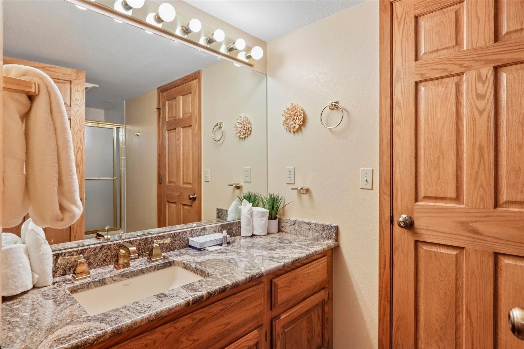 23077 Barbour DRIVE 43