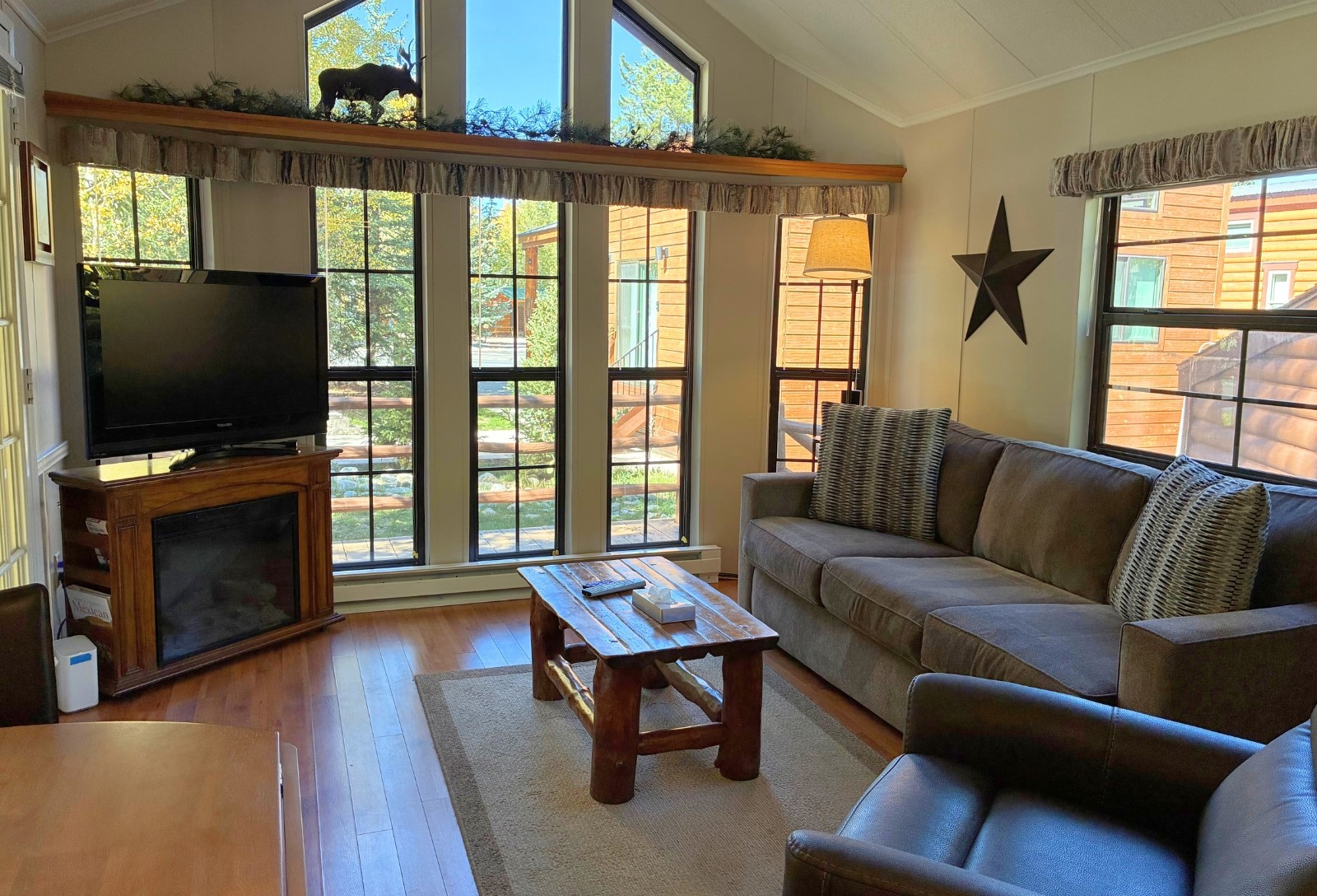 85 Revett DRIVE 51