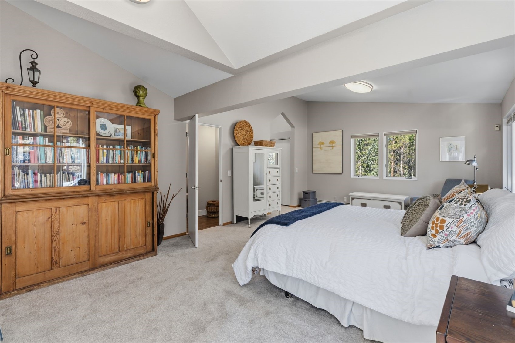457 Moonstone ROAD