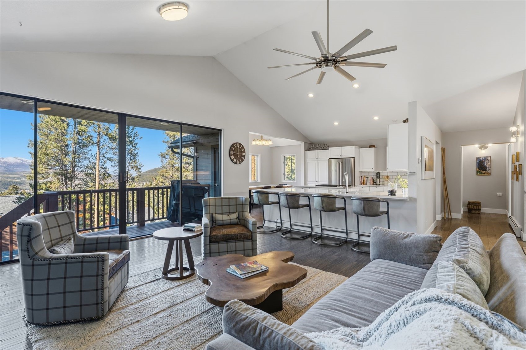 457 Moonstone ROAD