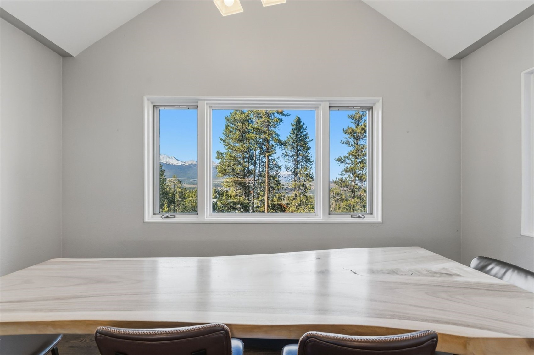 457 Moonstone ROAD