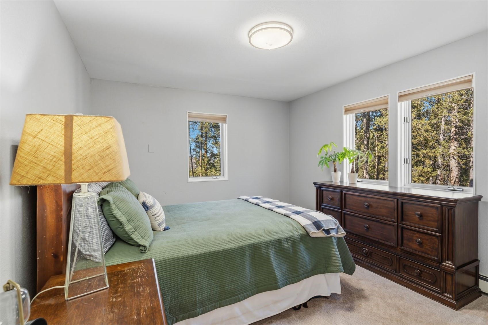 457 Moonstone ROAD
