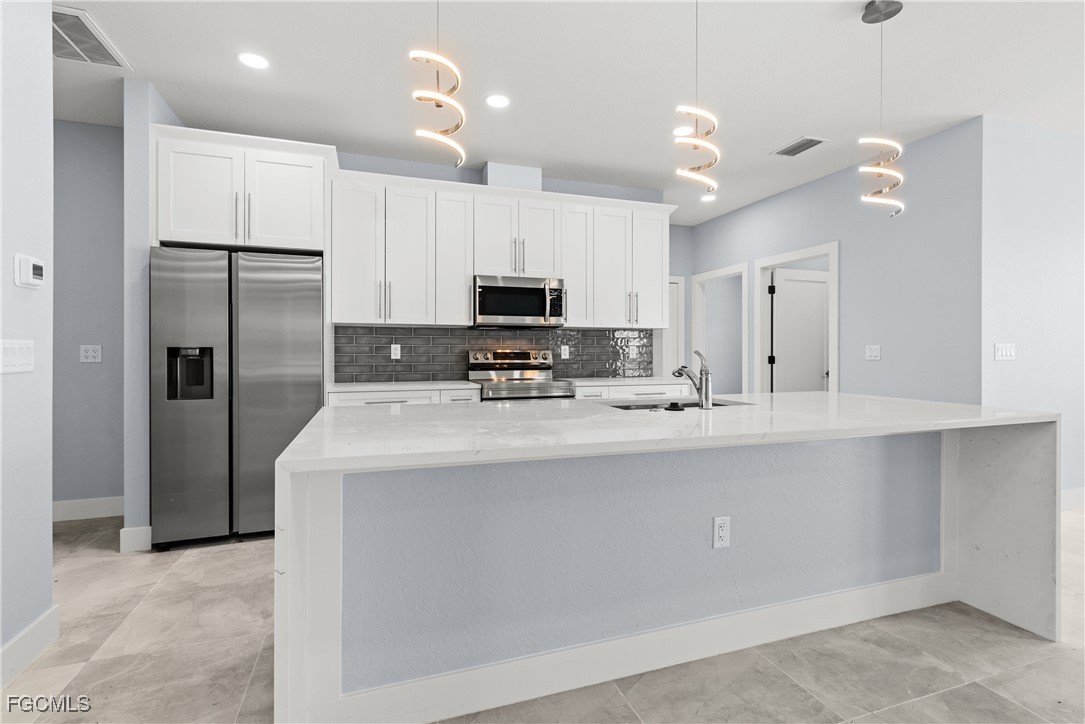 2242 NW 4th ST