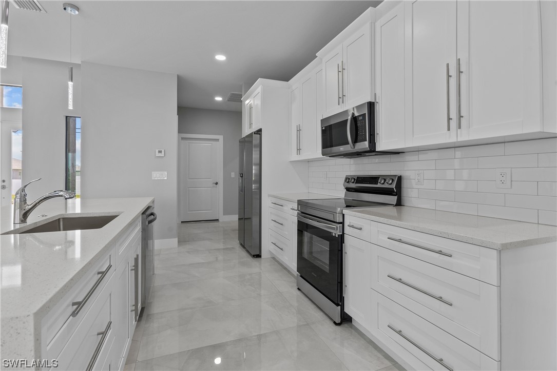 209 NE 5th TER