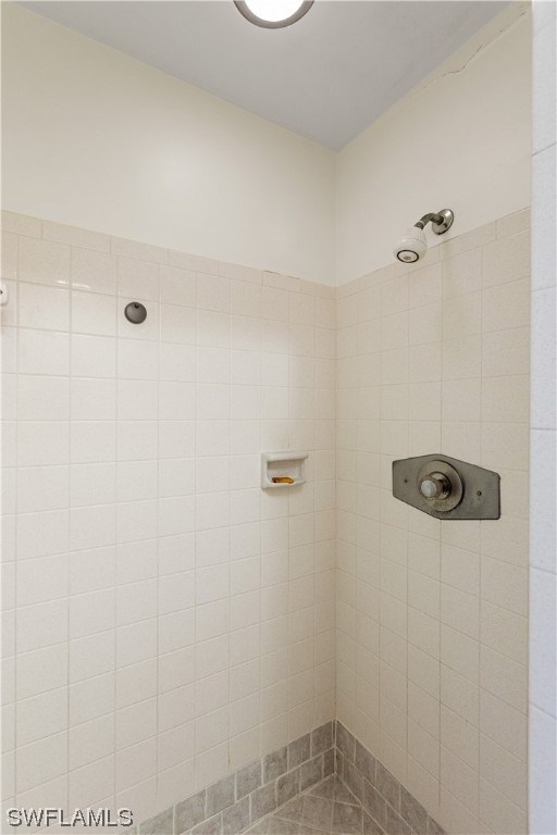 6725 Winkler RD C101