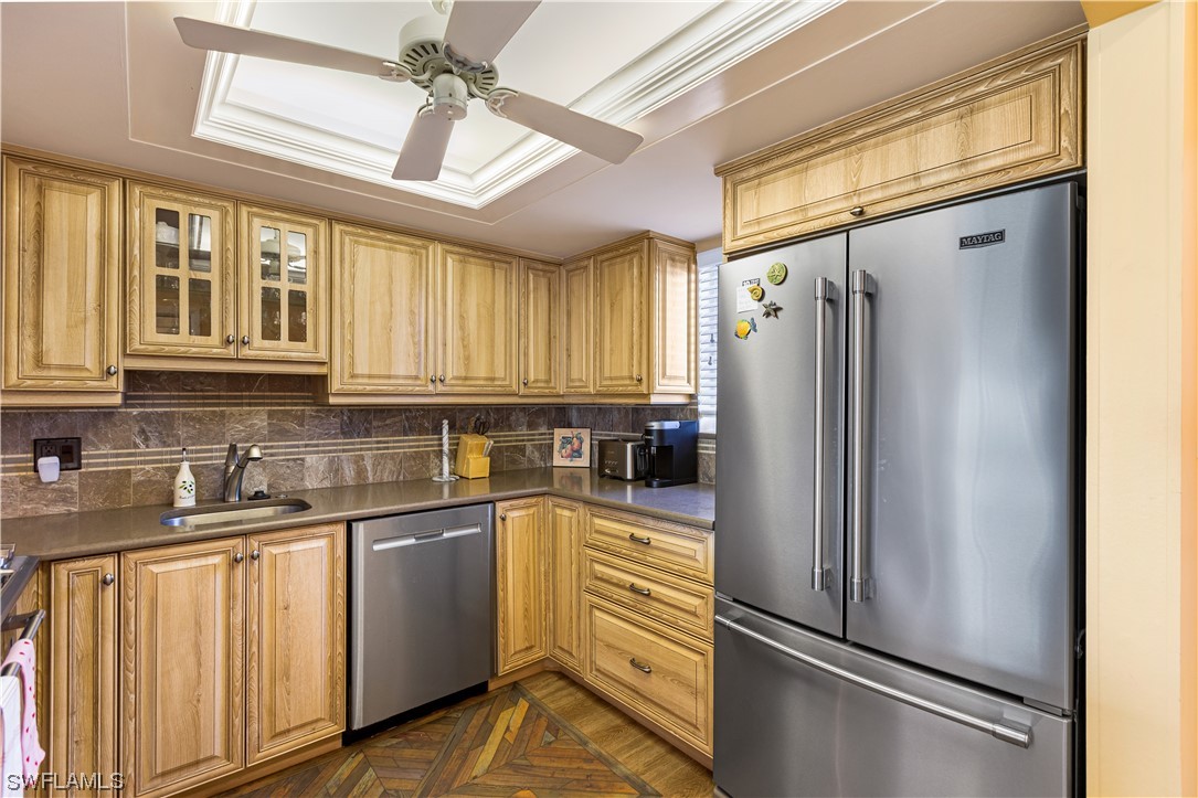 6725 Winkler RD C101