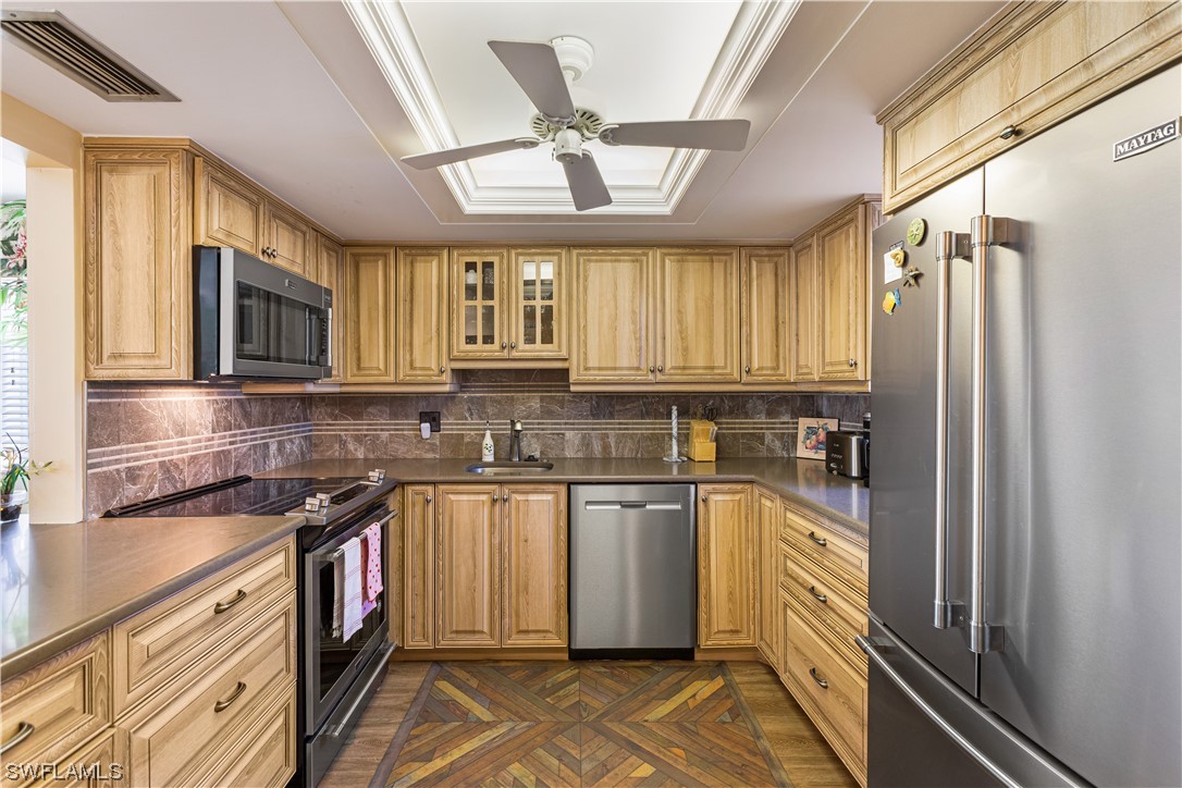 6725 Winkler RD C101