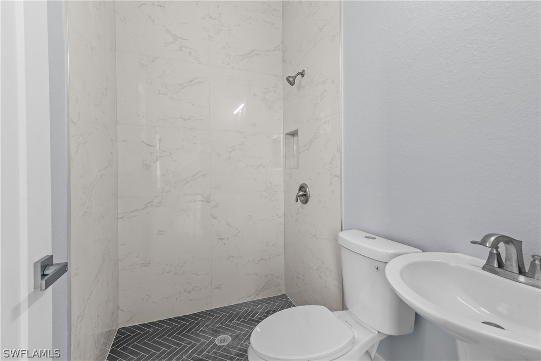 1226 SW Santa Barbara PL