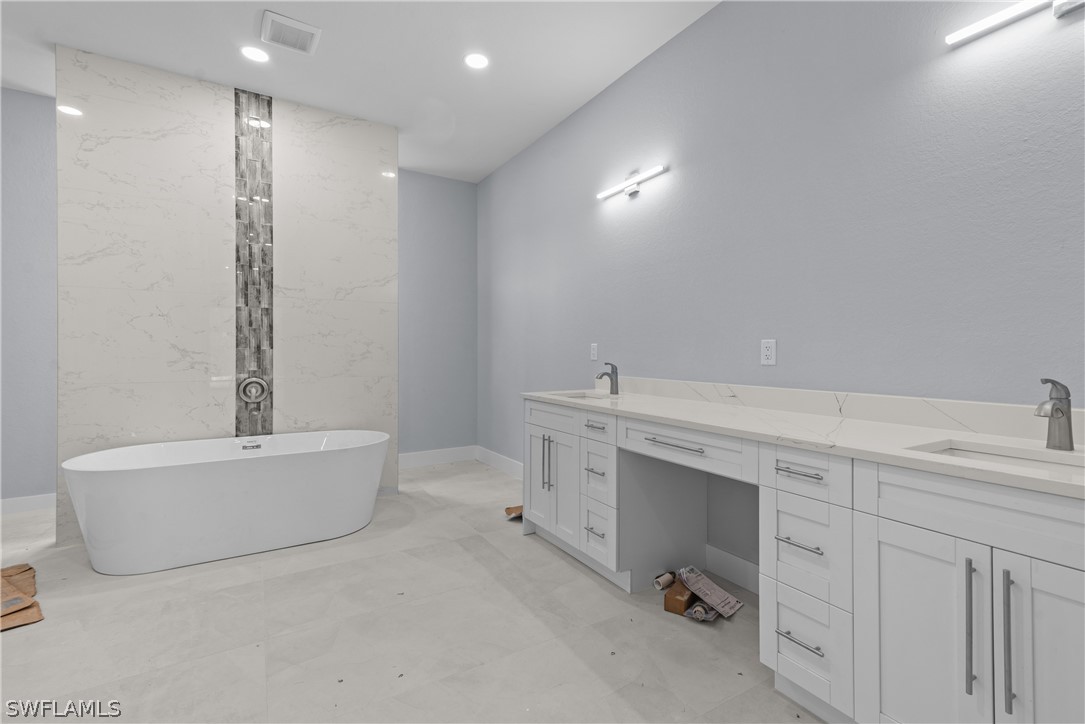 1226 SW Santa Barbara PL