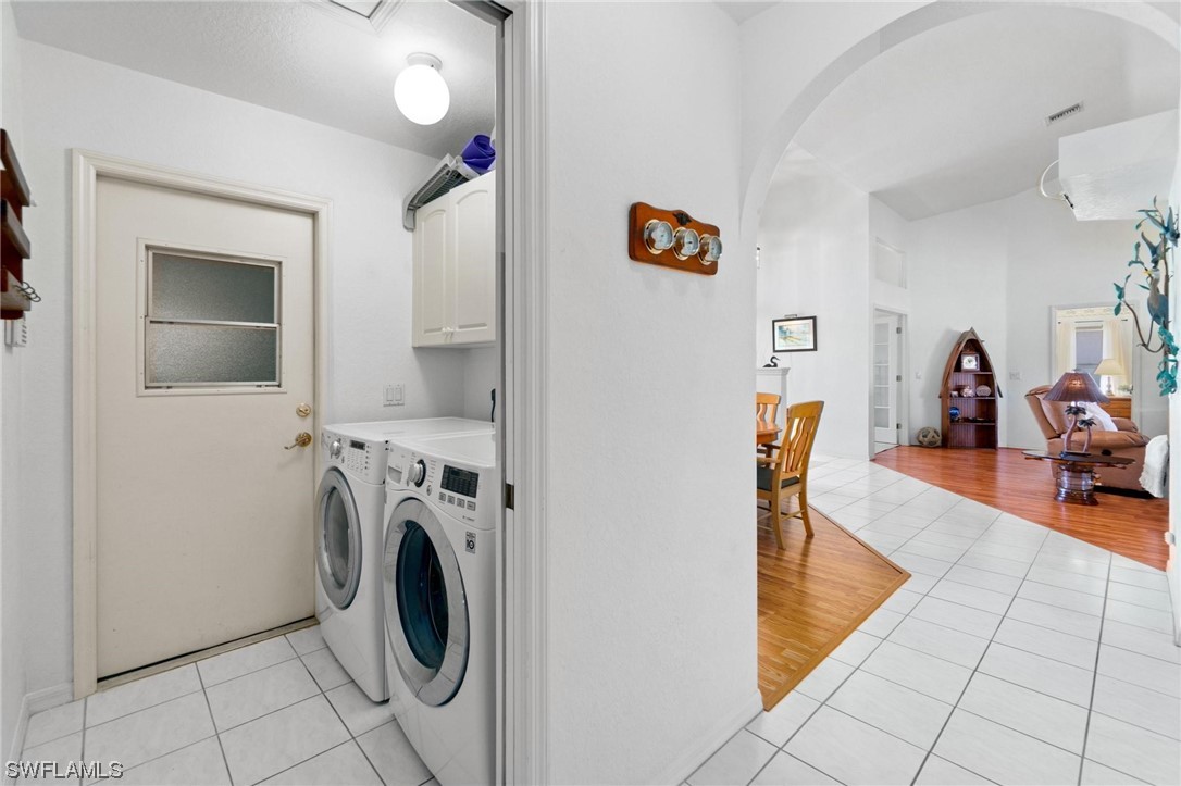 418 SW 38th AVE